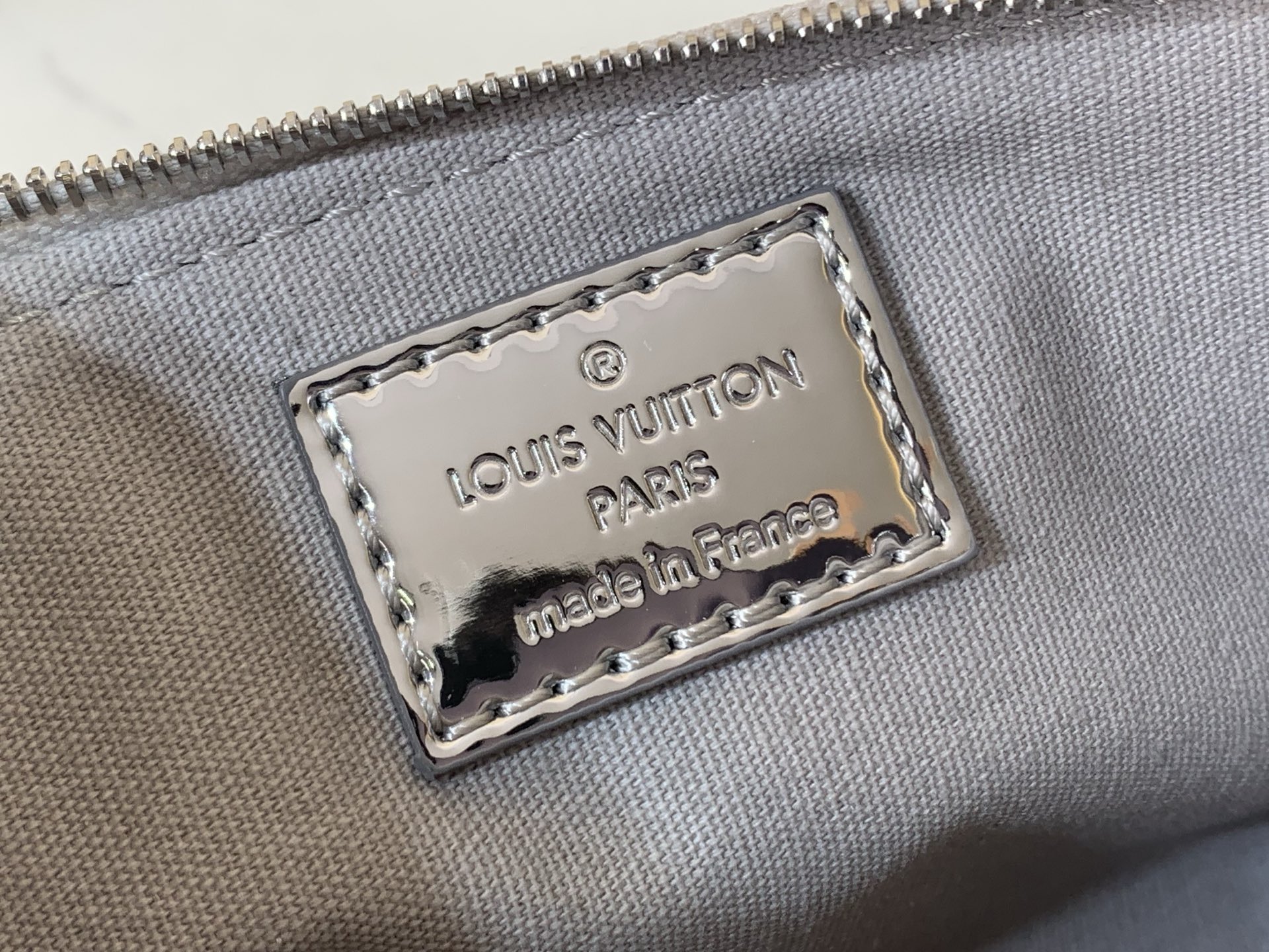 Louis Vuitton Pochette Eva handbag M26100 silver