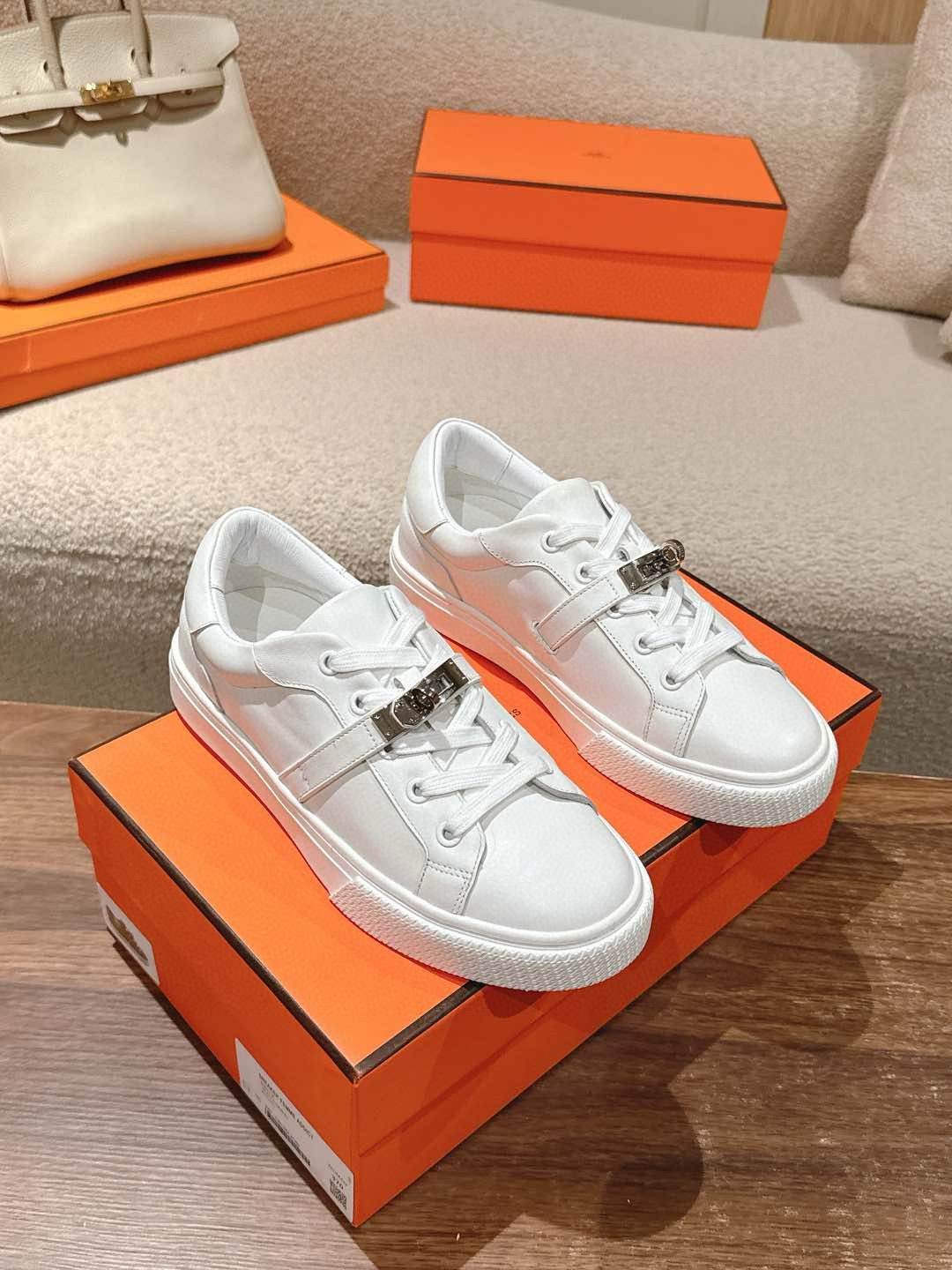 Hermes Unisex Day Sneaker
