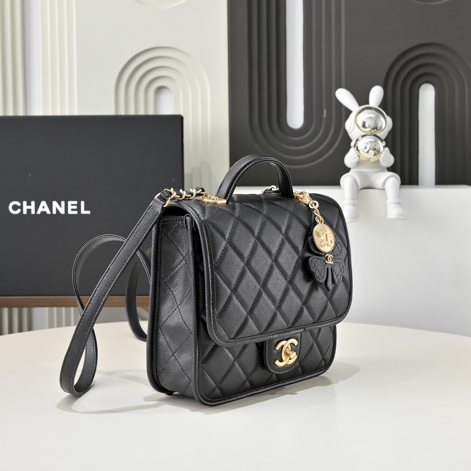 Chanel Bags Cowhide 5715 (10A Mirror Version)