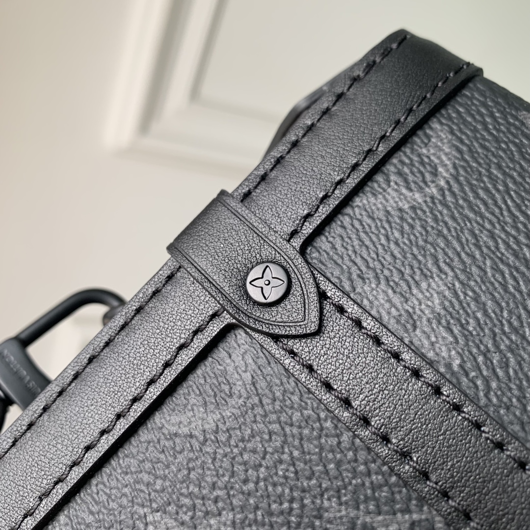 Louis Vuitton LV Vertical Trunk Wearable Wallet M82077