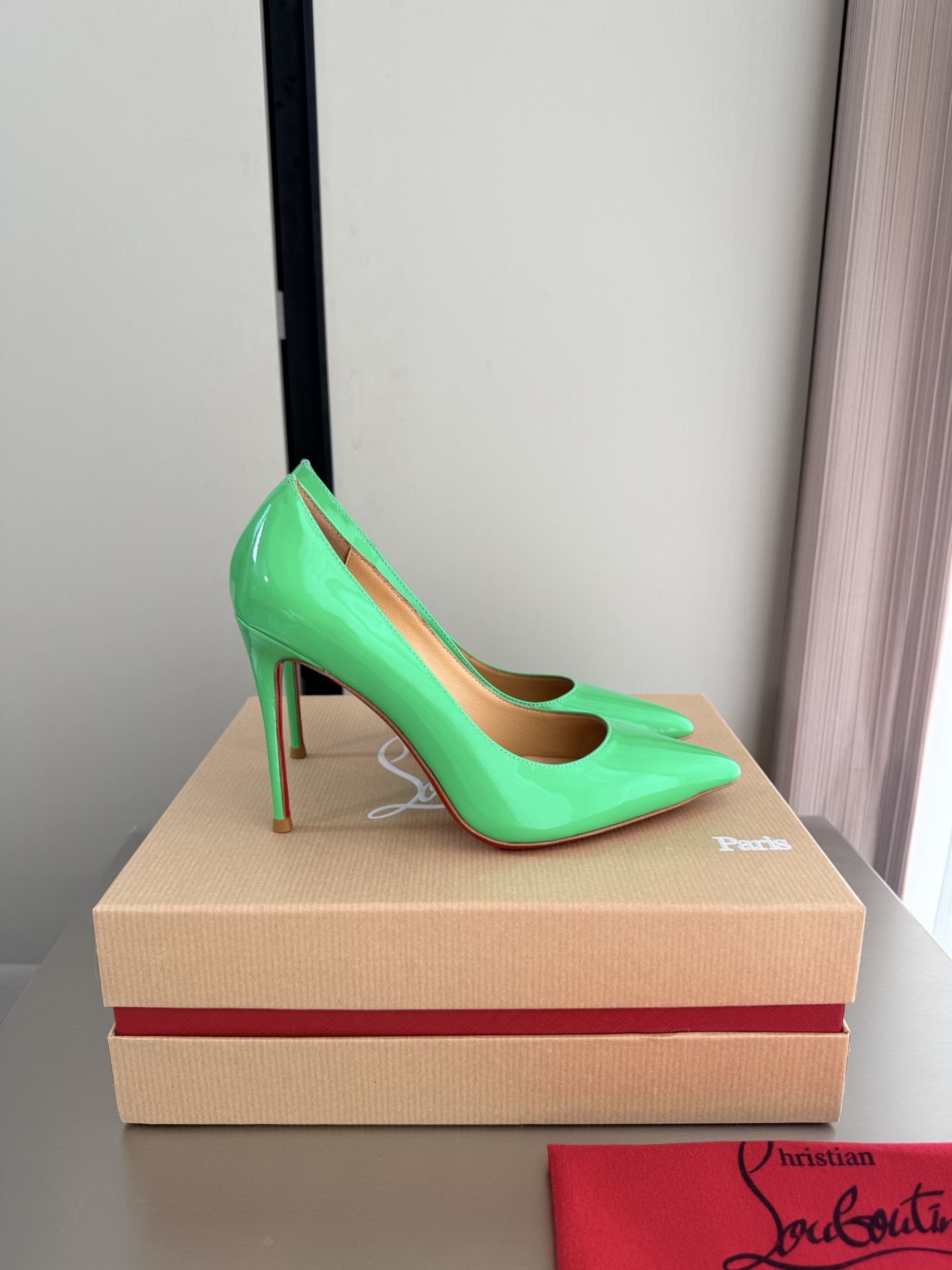 Christian Louboutin shiny leather Pump