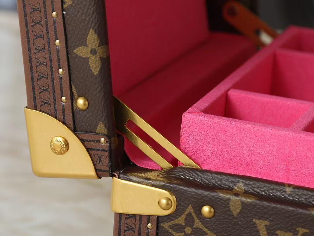 Louis Vuitton LV bags  jewelry trunk