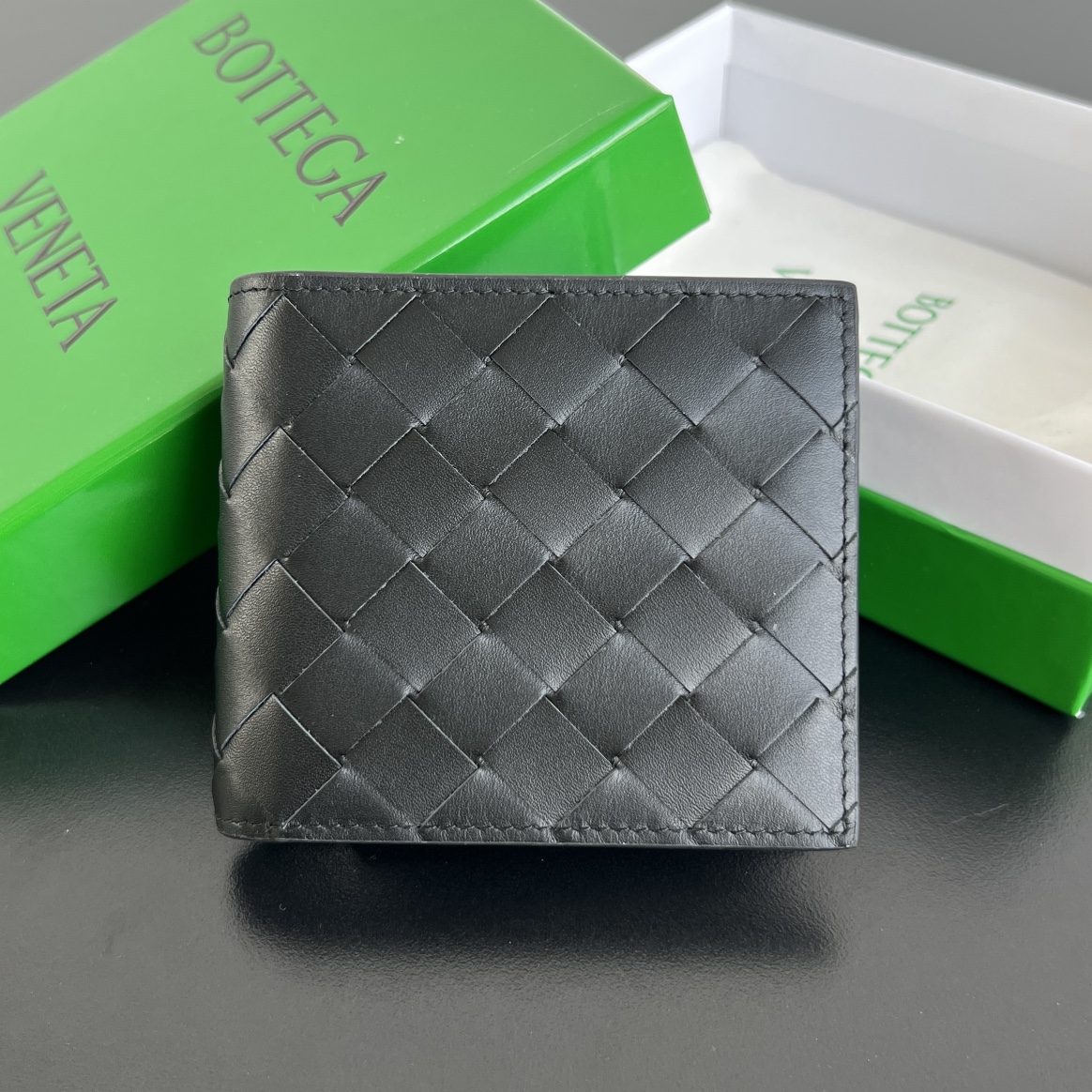 Bottega Veneta Men's Folded Wallet in Black Intreccio Leather