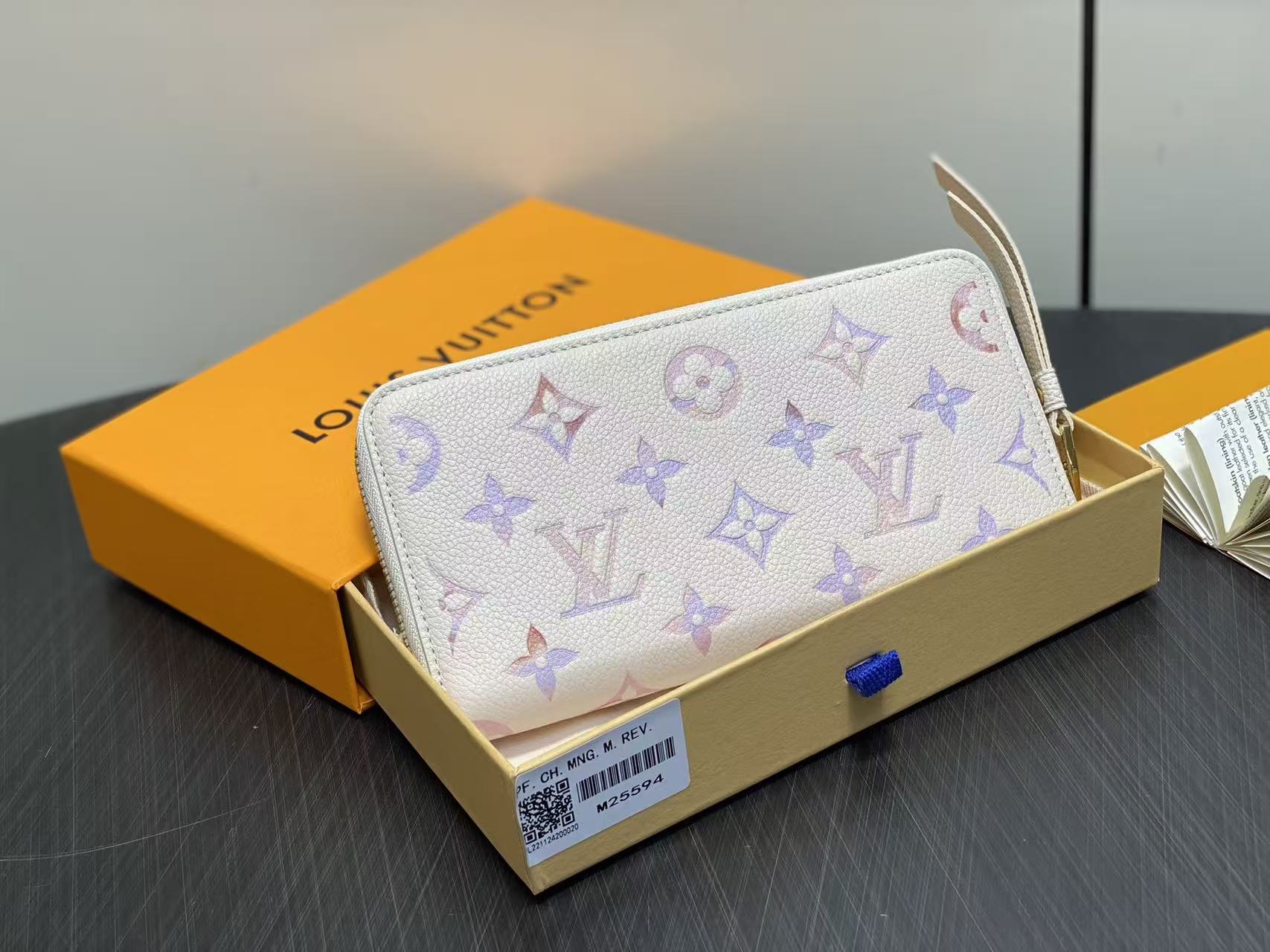 Louis Vuitton Wallets lv new Zippy wallet