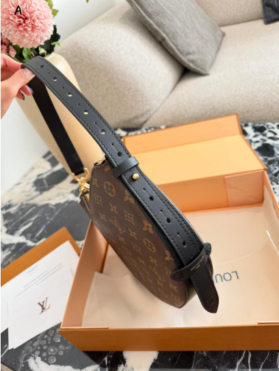 Louis Vuitton LV Cookie BB handbag