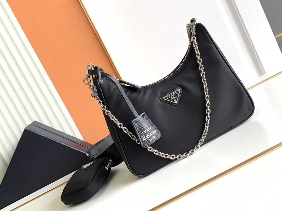 Prada Re-Edition 2005 Re-Nylon bag-Black/Silver 1BH204