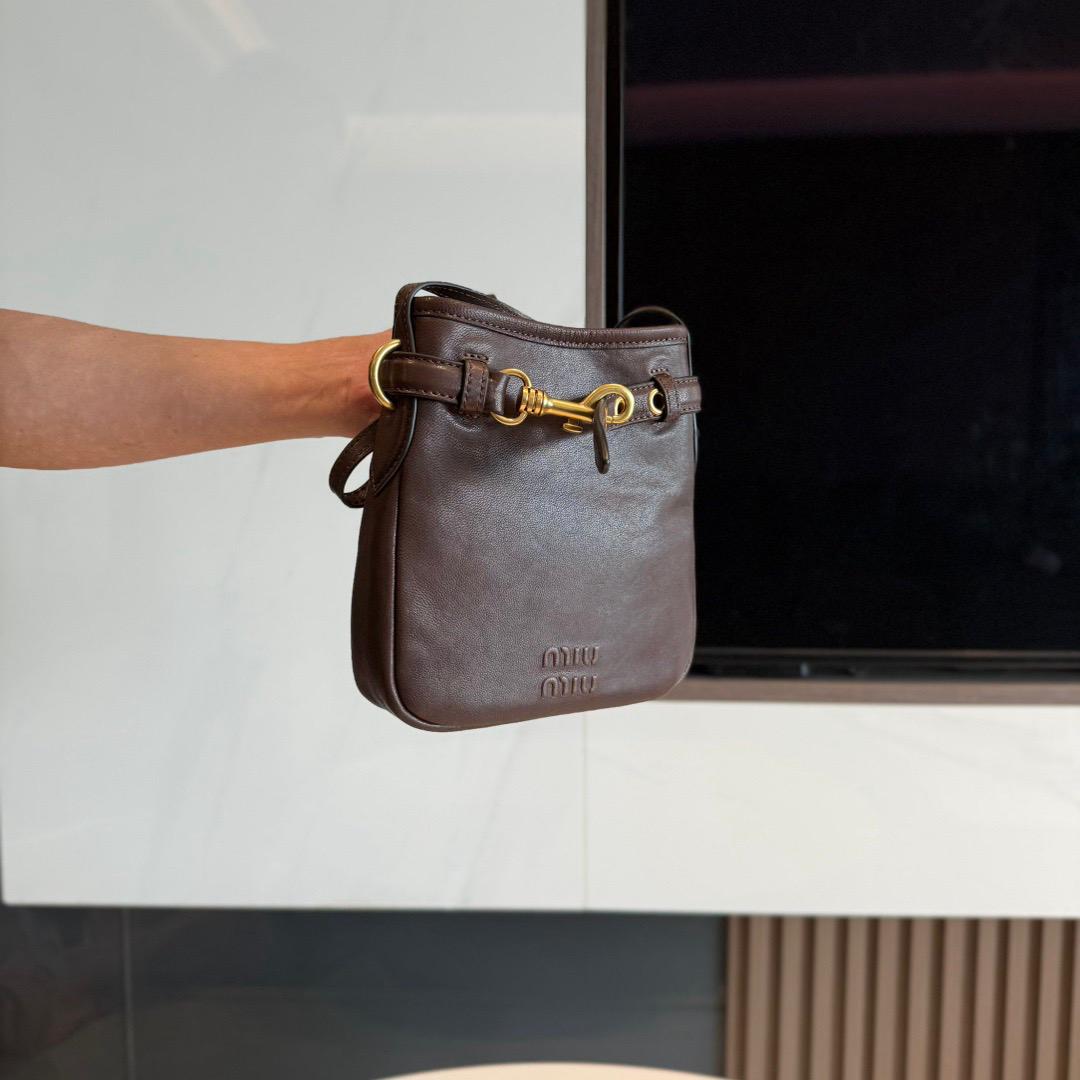 MiuMIu's new sheepskin small bucket bag