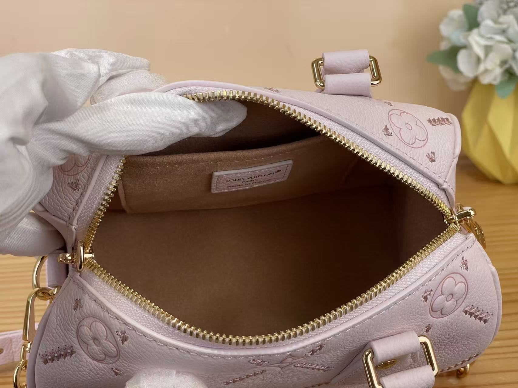 Louis Vuitton LV new pink embroidered Speedy Bandouli è re 20 handbag