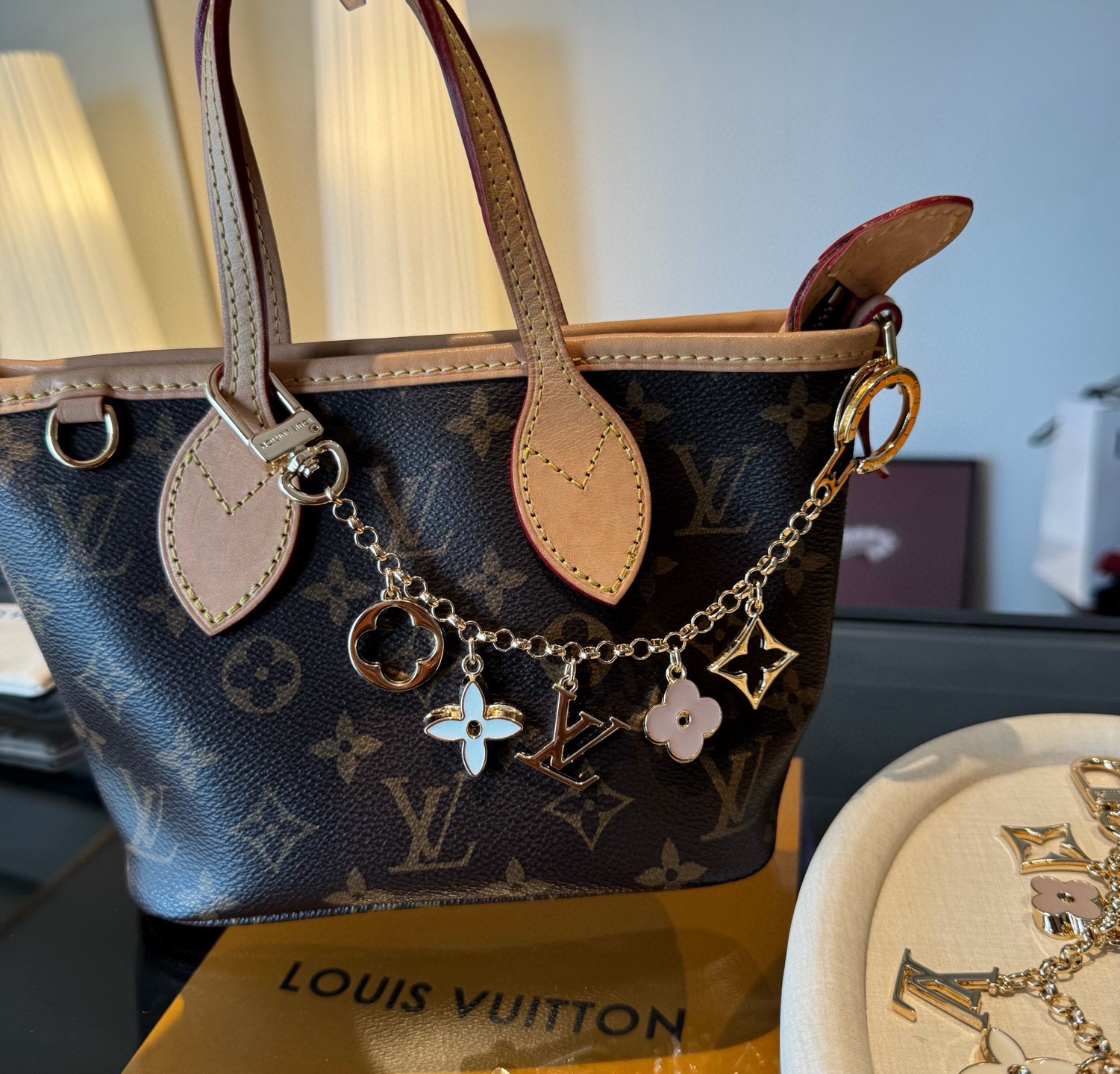 Louis Vuitton Enamel Clover LV Logo Four-Point Star Long Chain Keychain & Bag Charm - KAIROO