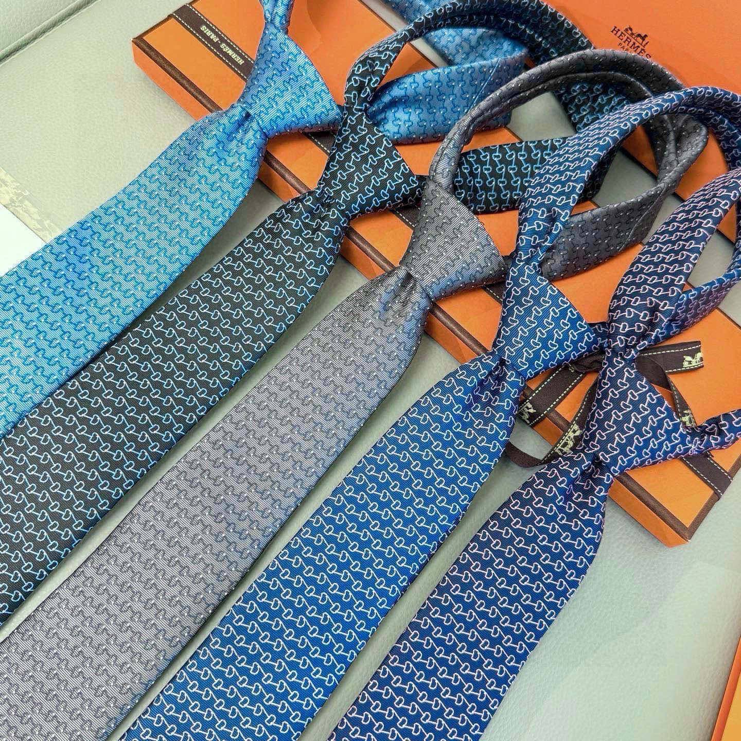 Hermès Classic Chain Monogram Silk Tie - Essential for Business Elites - KAIROO