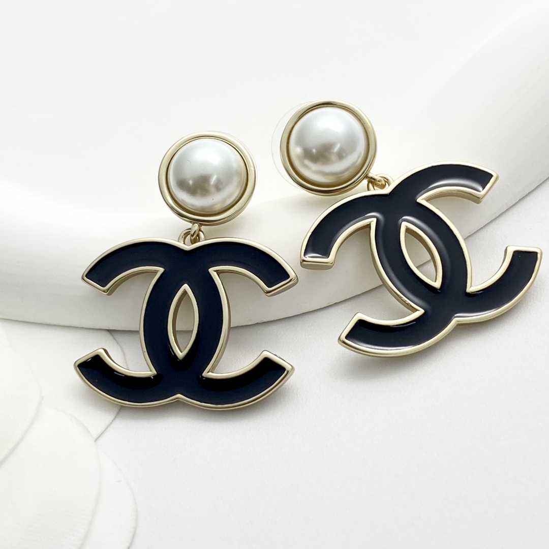 Chanel Fashion Earrings