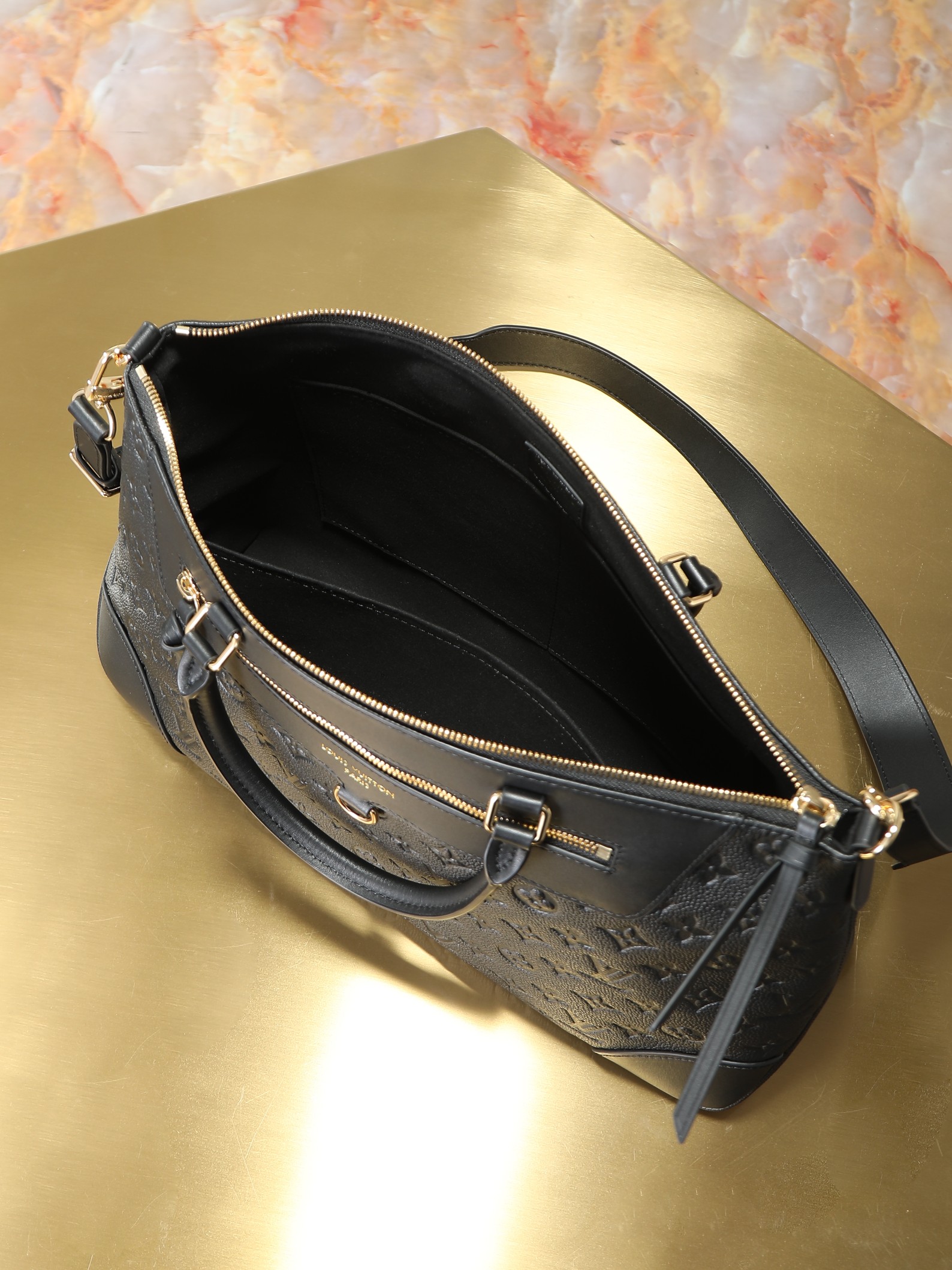 Louis Vuitton Skyline MM handbag black