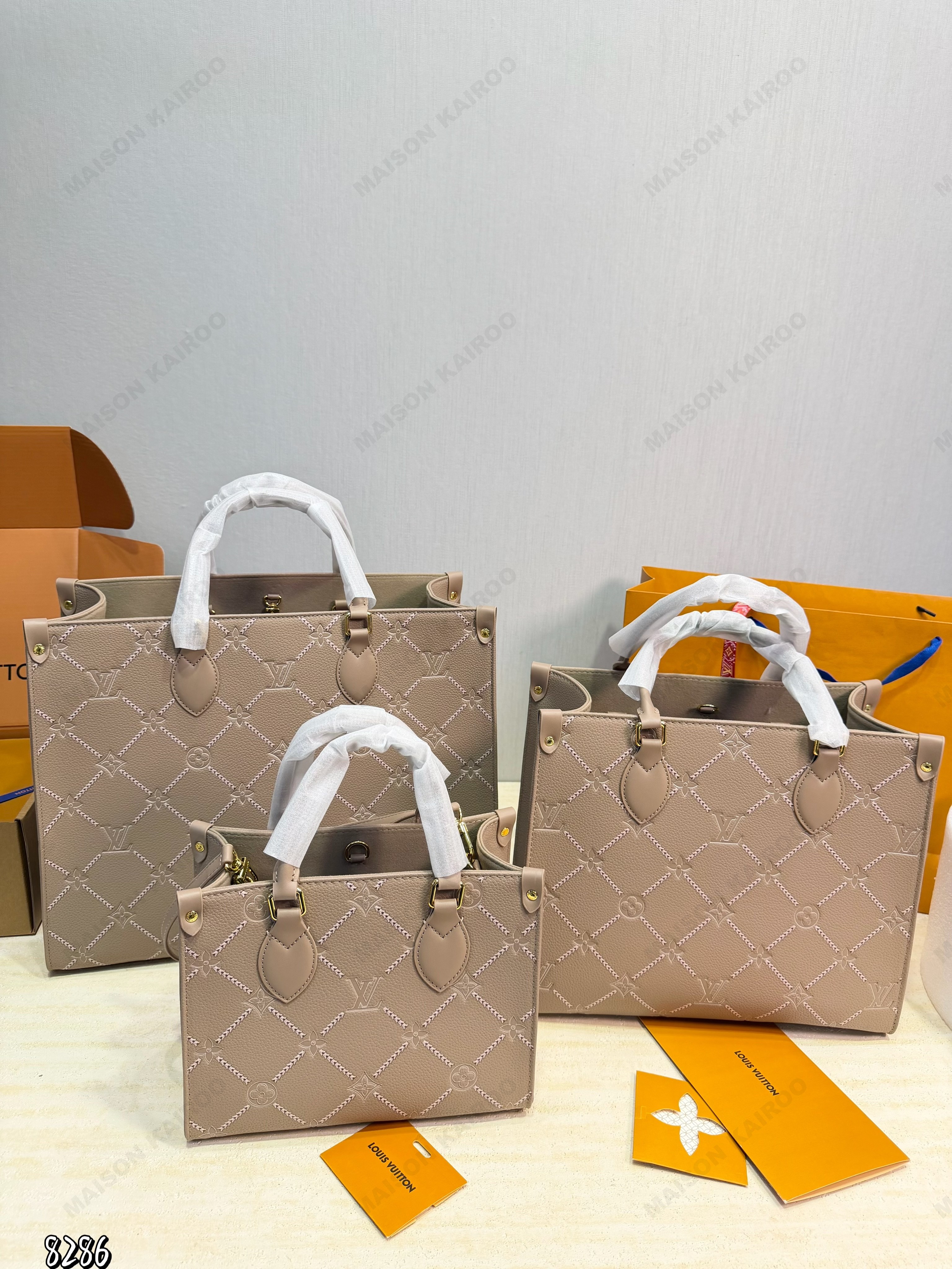 Louis Vuitton LV OnTheGo PM/MM/GM Taupe Diamond Stitch Monogram Empreinte Leather Top Handle Tote Bag - KAIROO
