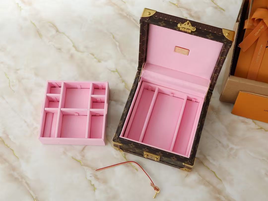 Louis Vuitton LV bags  jewelry trunk