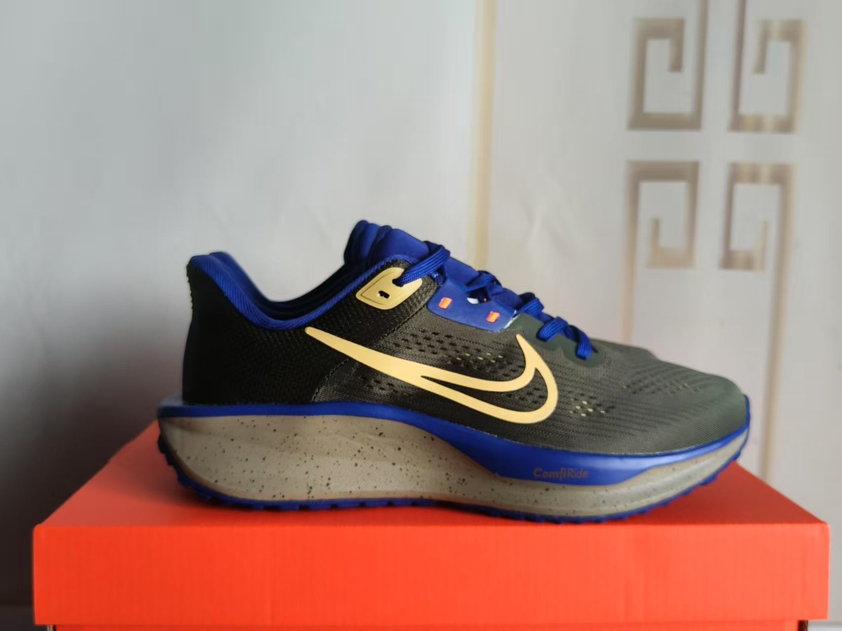 HQ3223-325 US Men's Sizes6 to 11 in half sizes Green Blue Gen6 Shoes tianlong