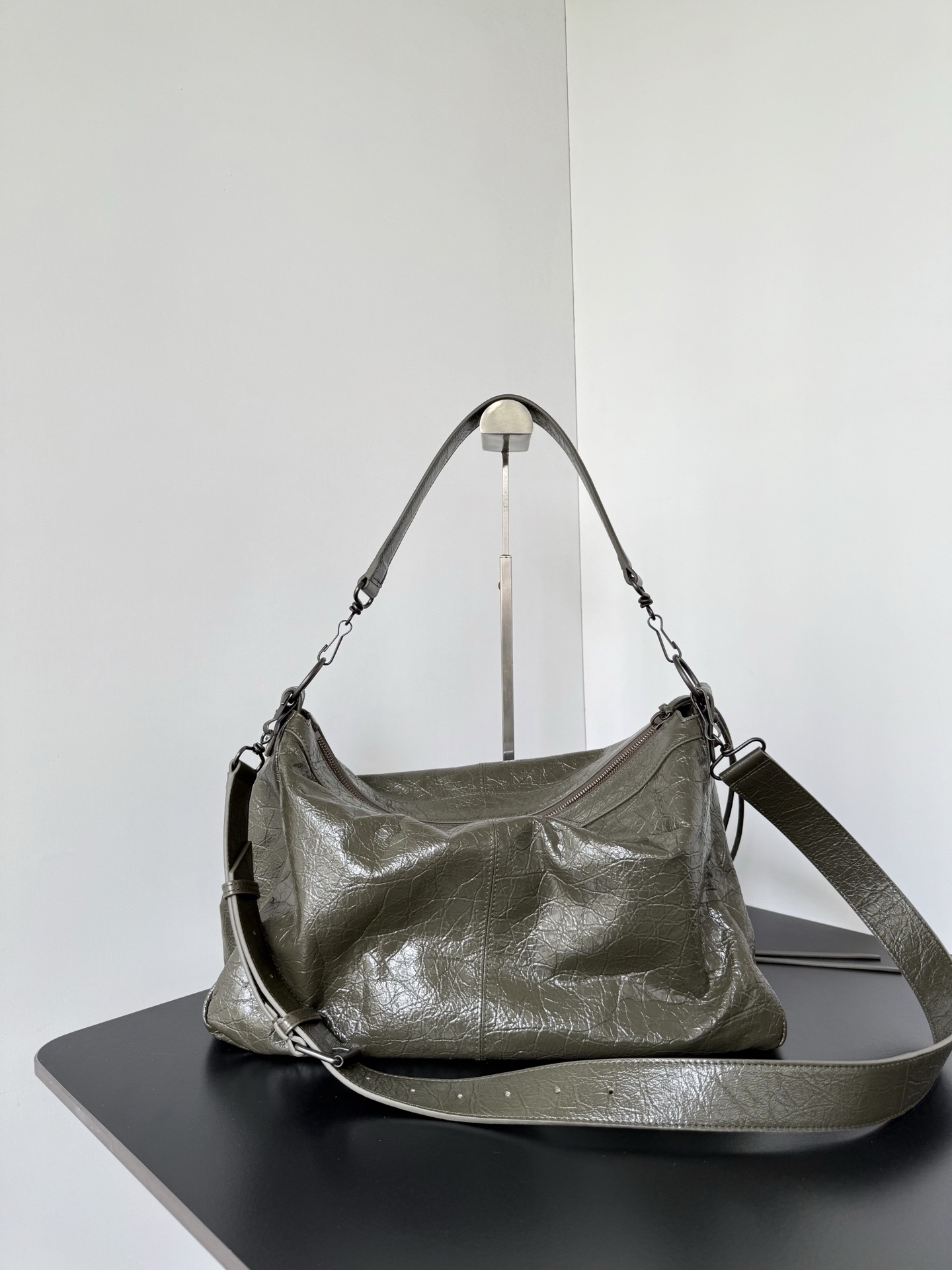 𝐁alenciaga Le City Moto Medium Bag in Army Green Lambskin