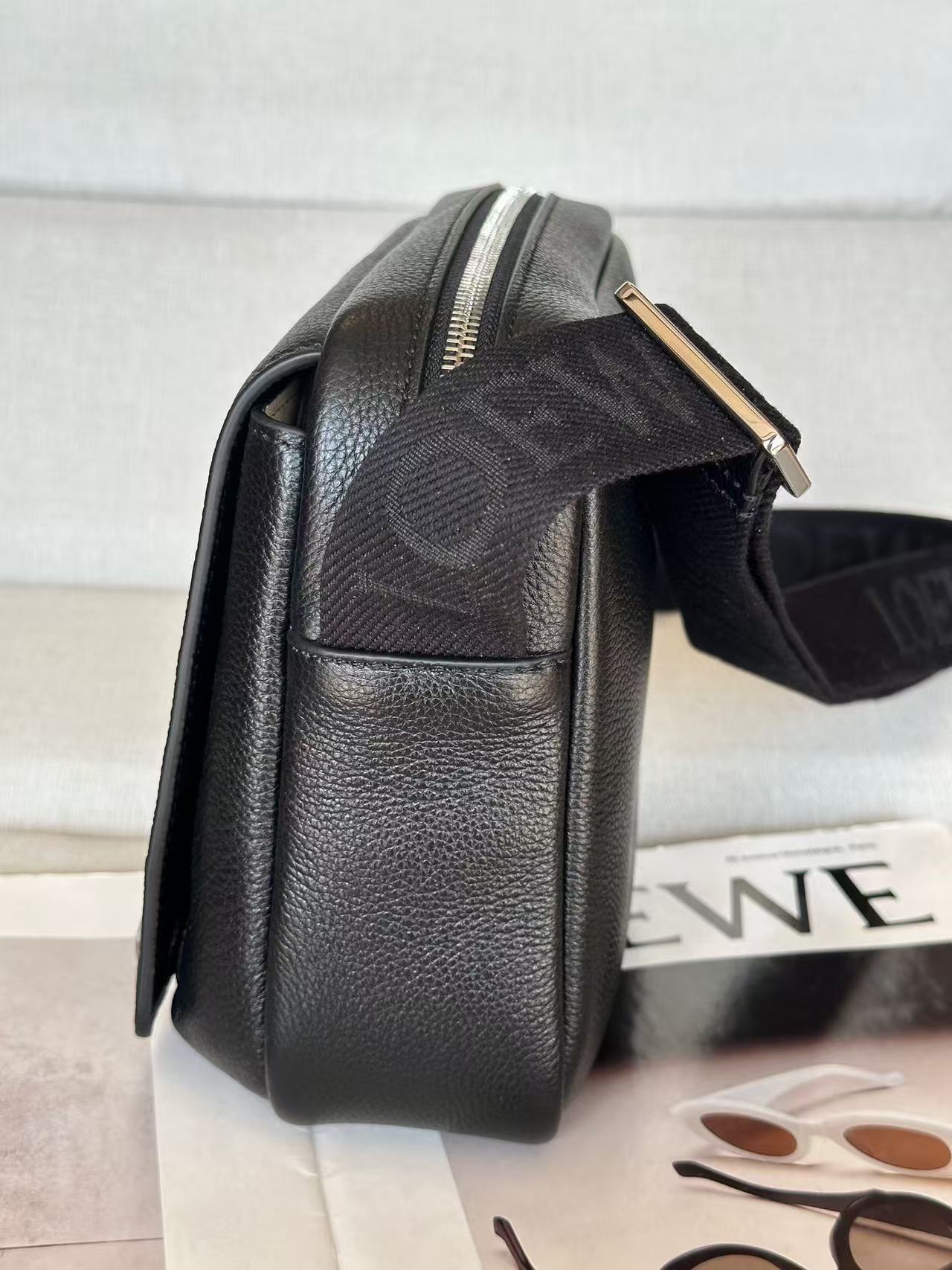 Loewe Military Messenger Classic Messenger Pack