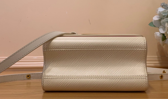 Louis Vuitton LV New Trendy Fashion Bag Cow Leather White Diagonal Cross Bag