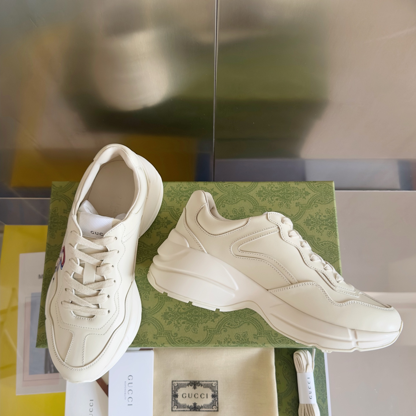 Unisex Gucci Rhyton trainer with Gucci logo