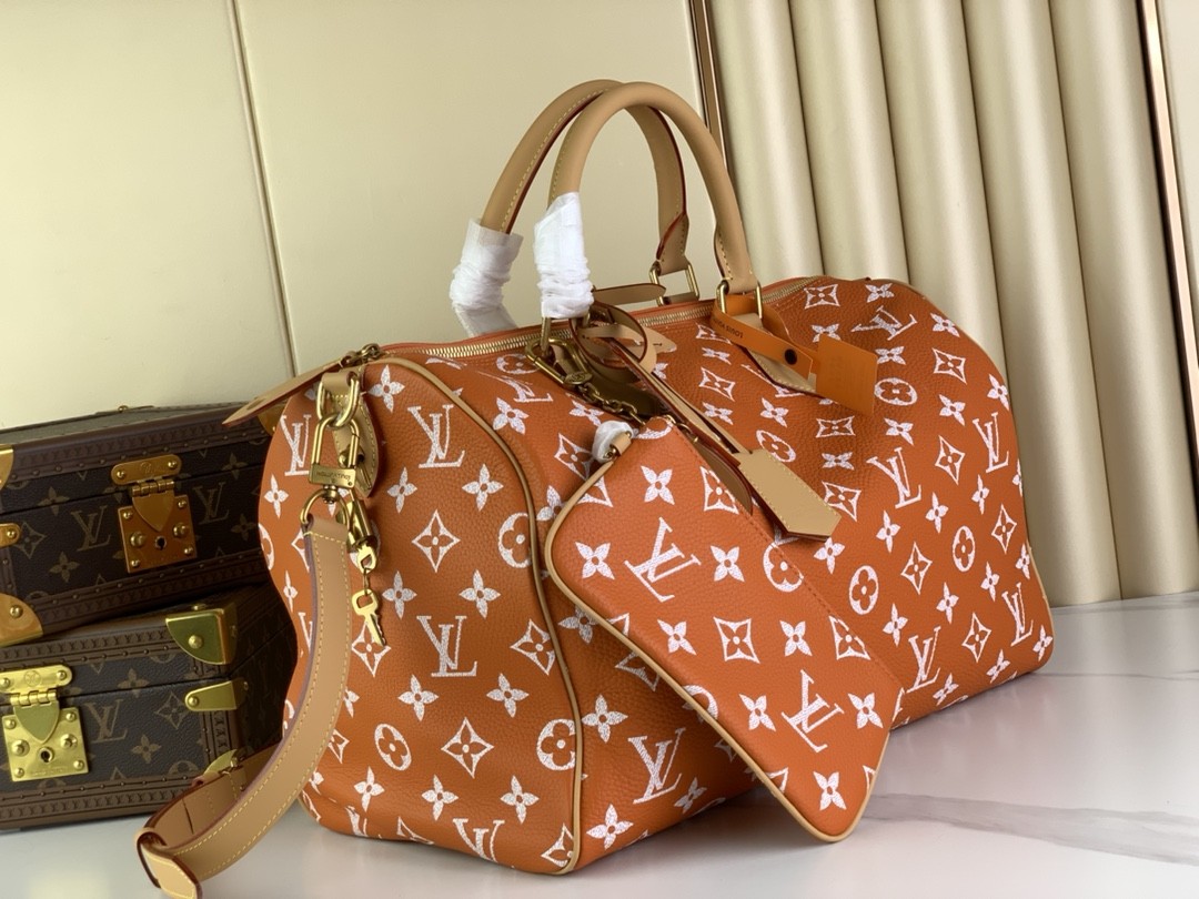 Louis Vuitton Speedy P9 Bandouliere 40 Monogram Leather Travel Bag