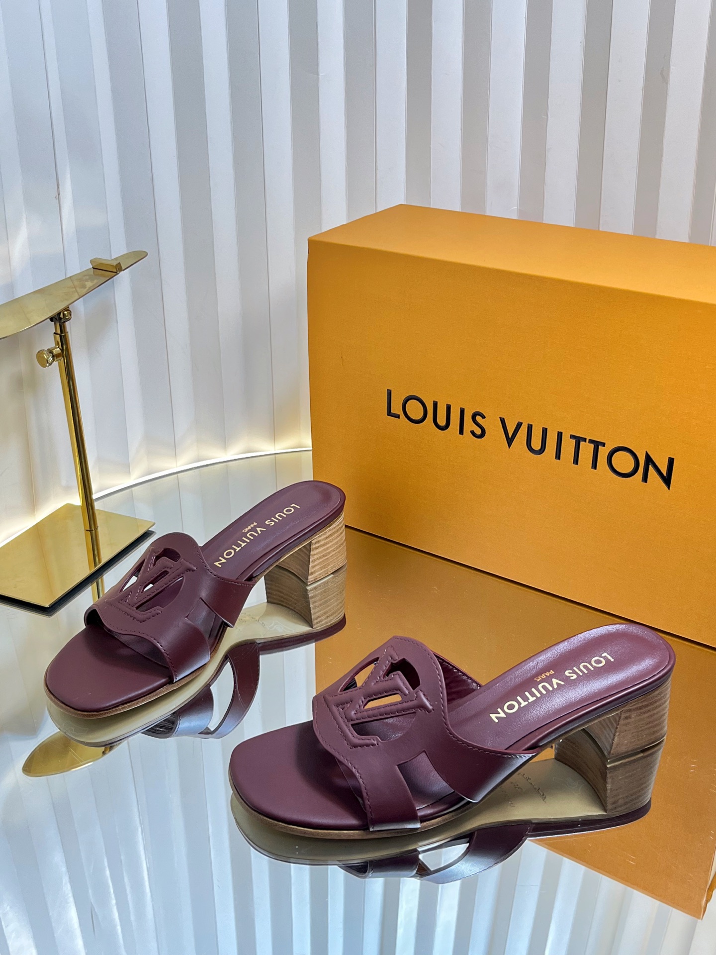 Women's  LV Isola Heed Slides