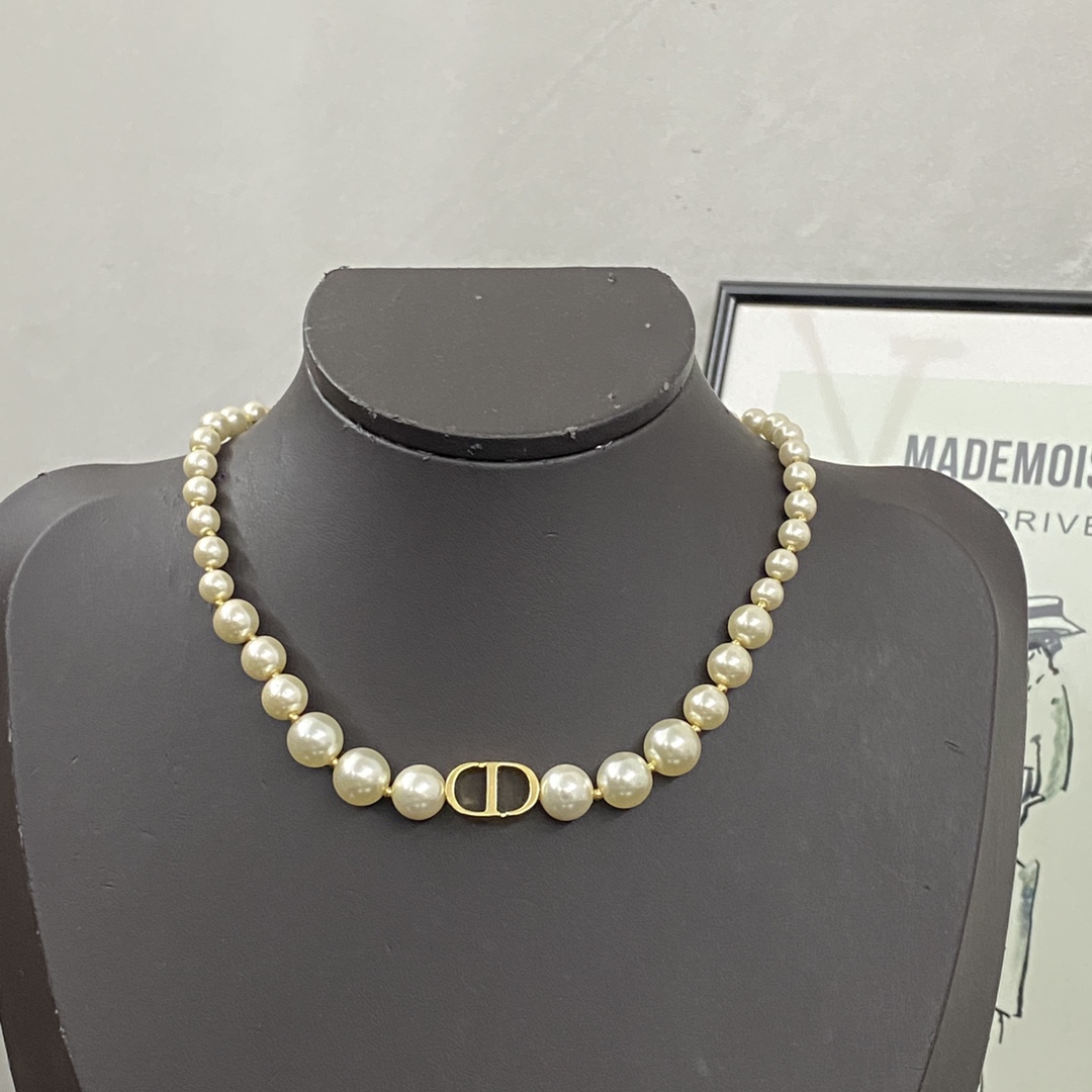 Dior Classic Pearl Necklace