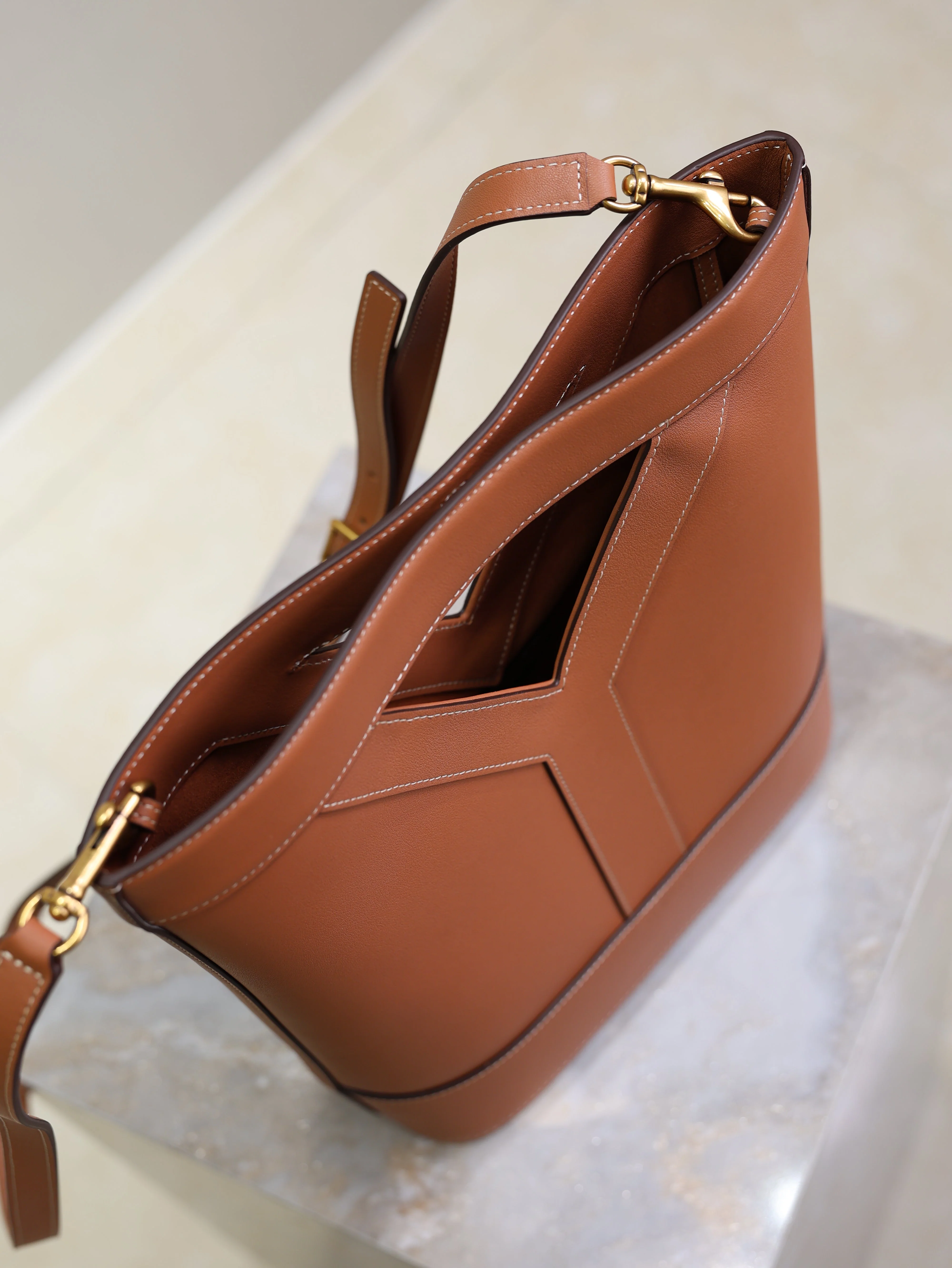 Saint Laurent YSL Small Bucket 23cm Caramel Leather
