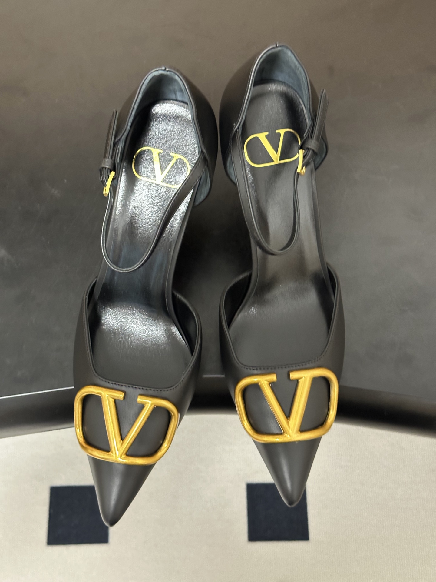 Valentino Vlogo Signature Pumps