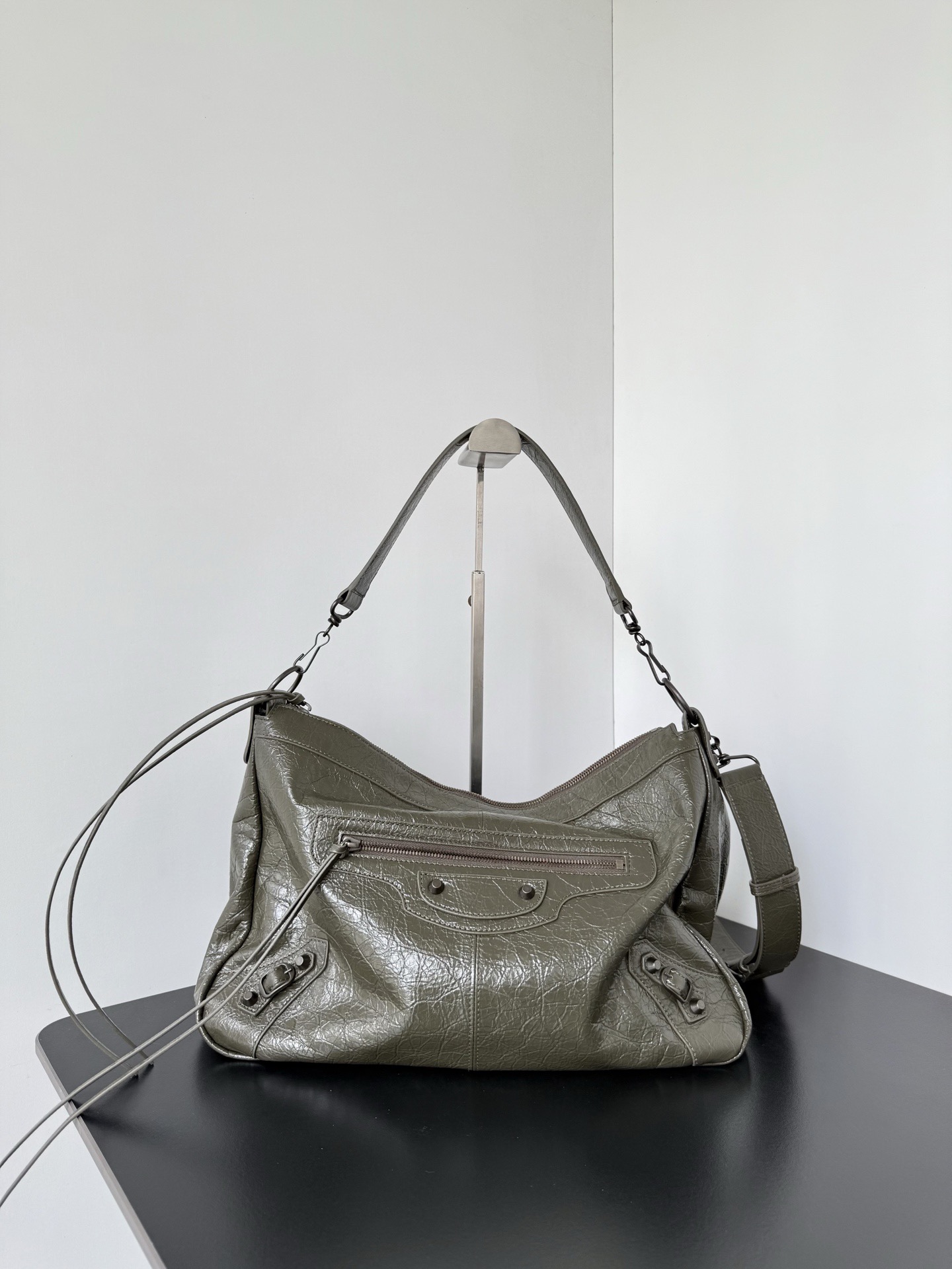 𝐁alenciaga Le City Moto Medium Bag in Army Green Lambskin