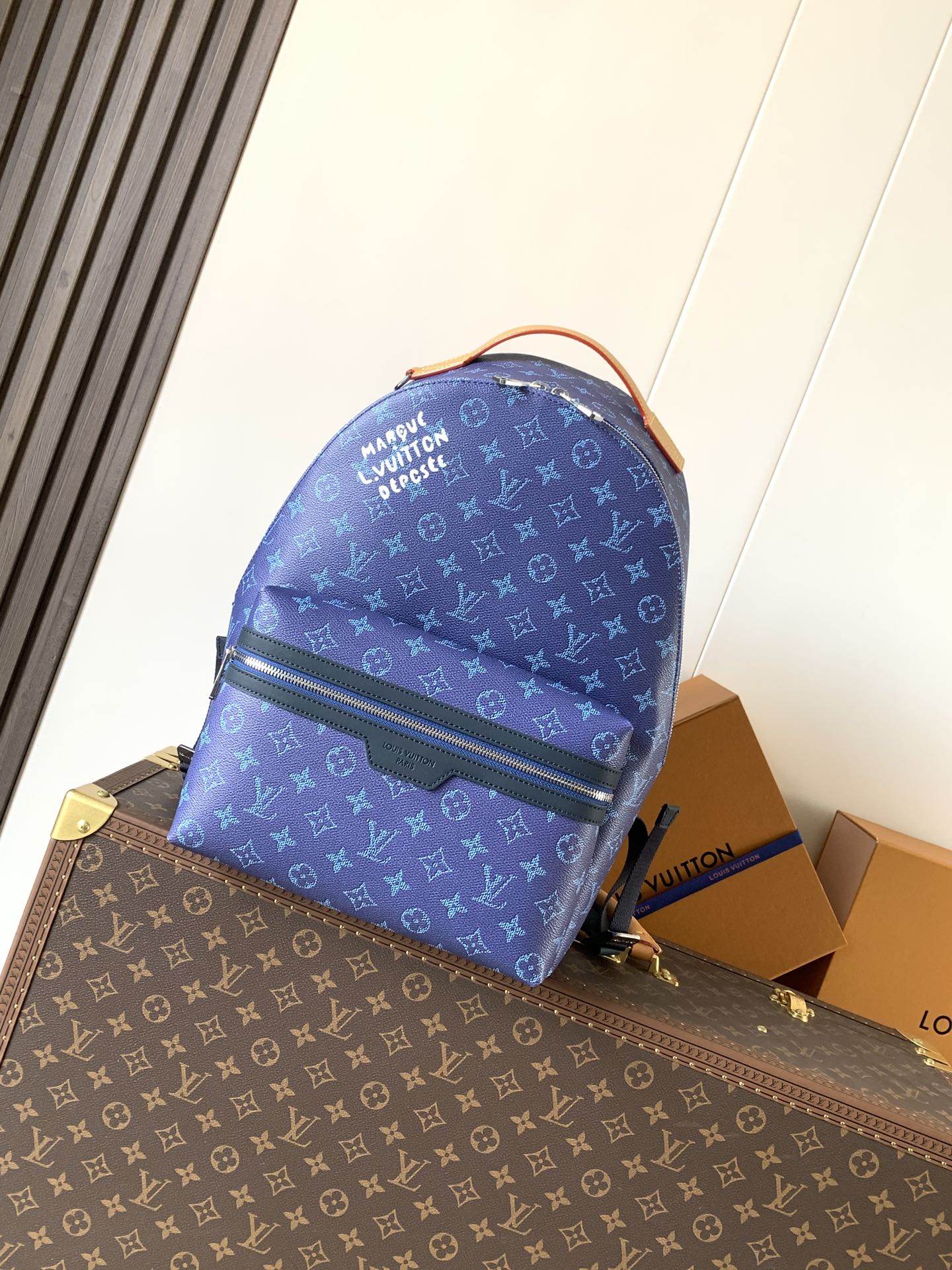 LV Men's Collection Bag M26942  Discovery Backpack PM