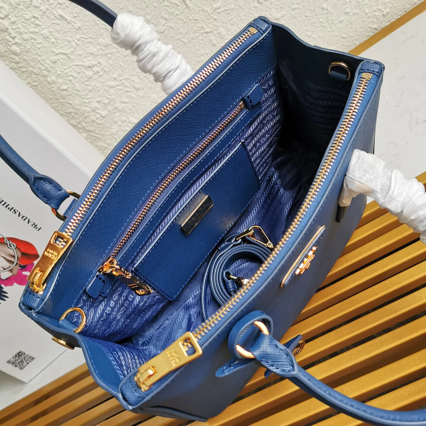 Prada MEDIUM GALLERIA 28 BLUE SAFFIANO LEATHER