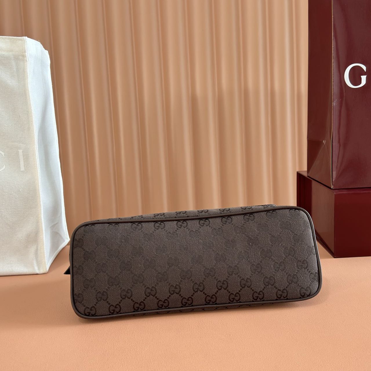 GUCCI Madison medium shoulder bag