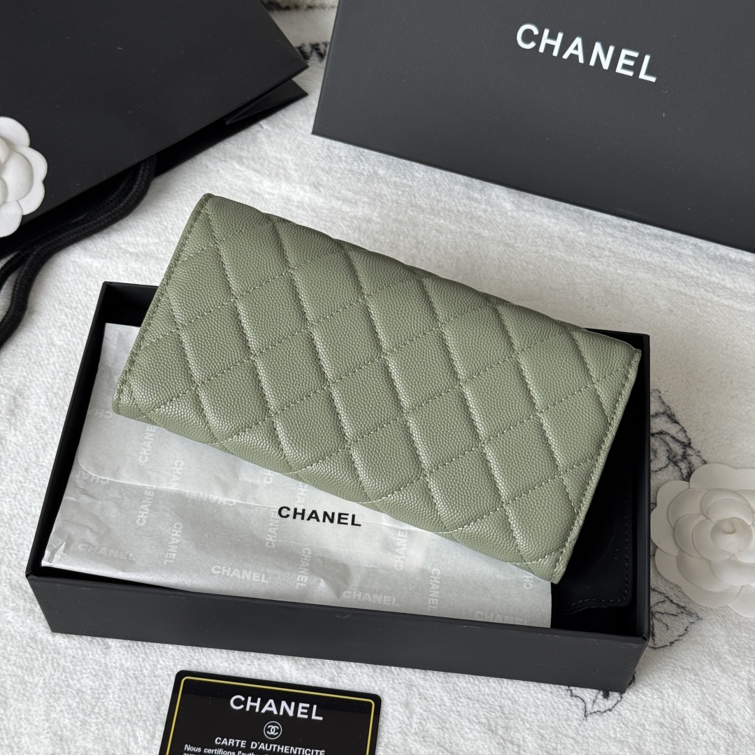 Chanel Classic Large Flap Wallet in Light Green Grained leather Gold-Tone Metal