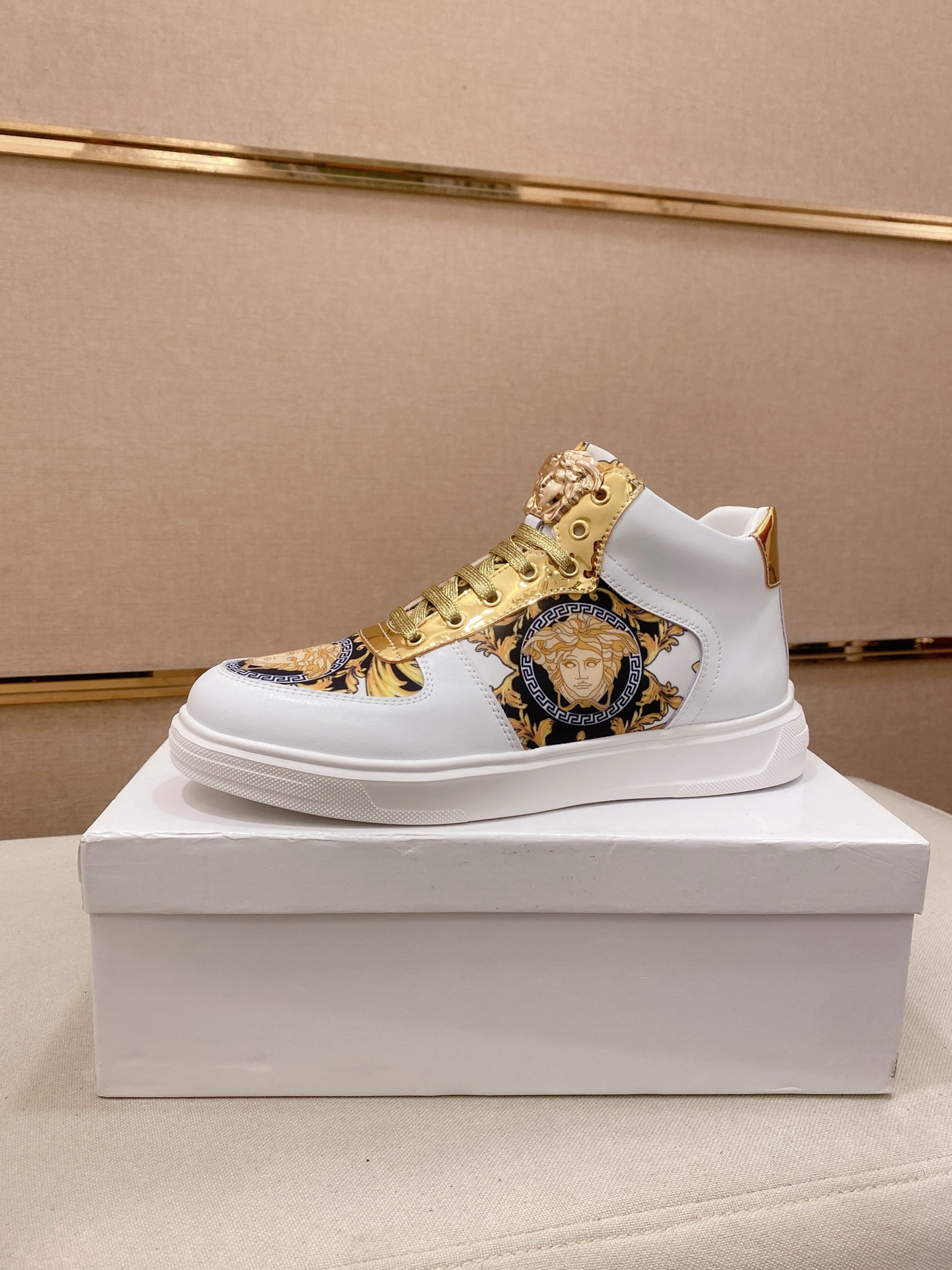 Versace Men's High-top Sneaker