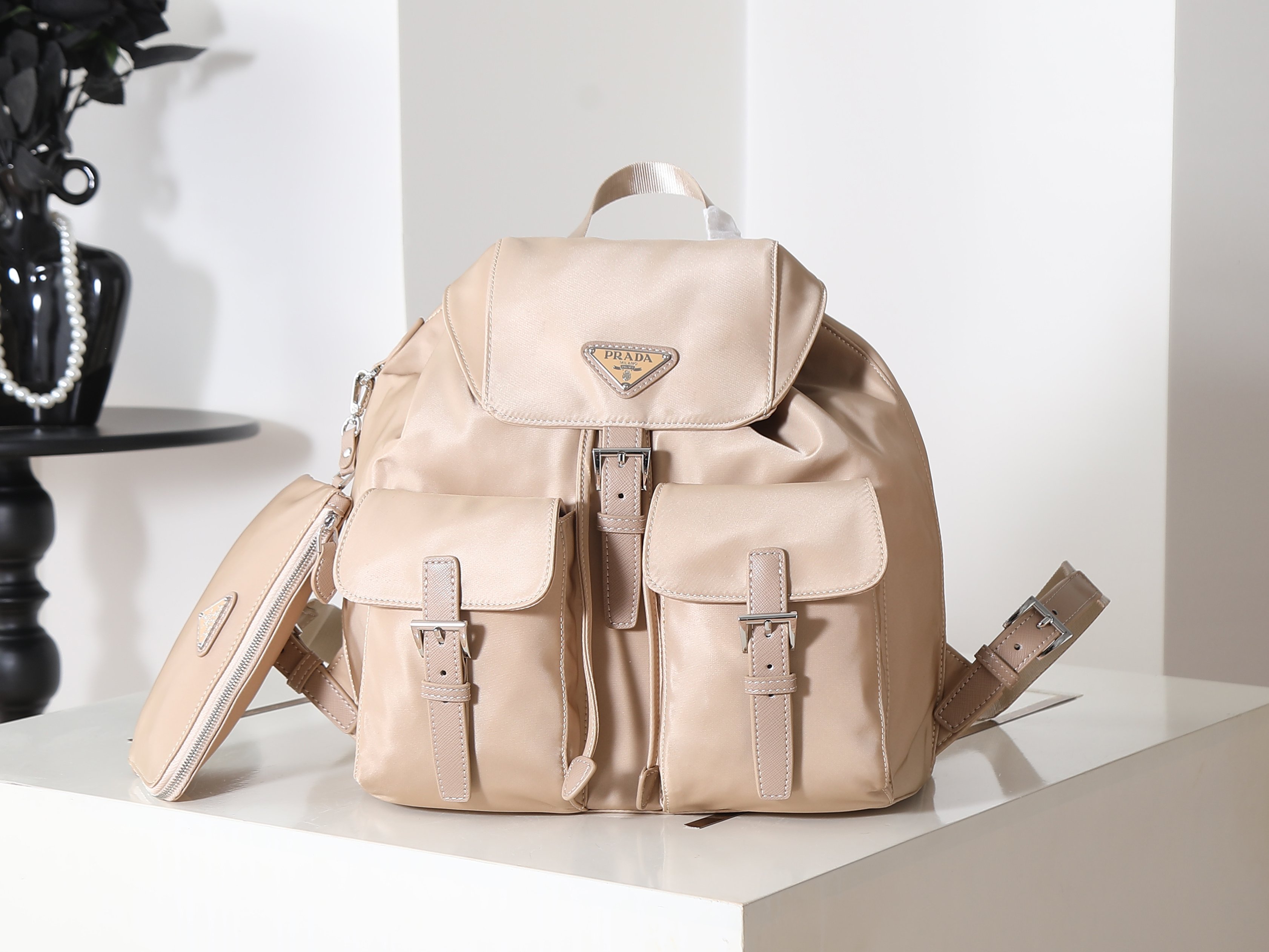 Medium Re-Nylon Backpack-Beige 1BZ811