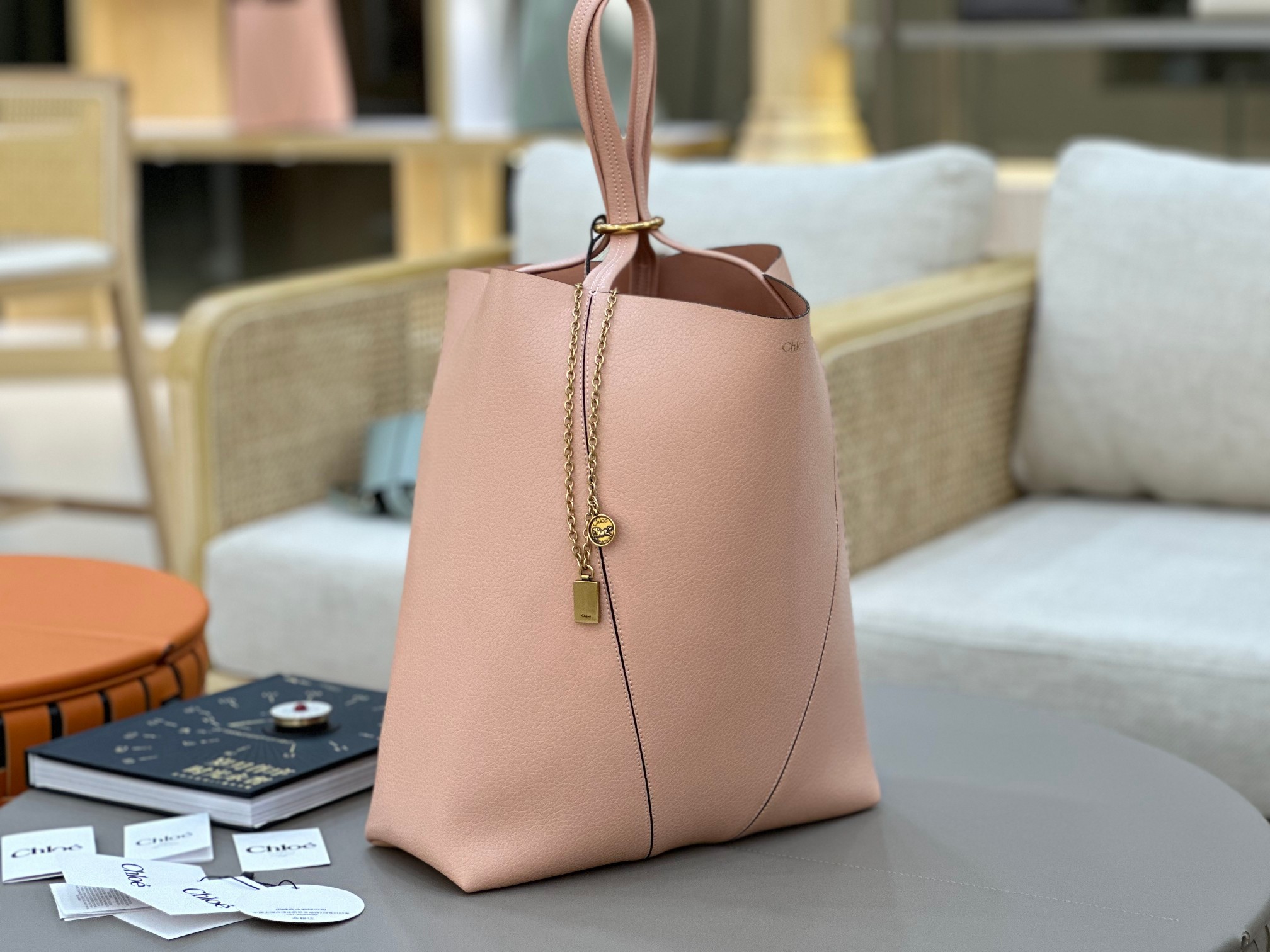 Chloe Large Spin Tote bag in Grained leather-Boyish Brown