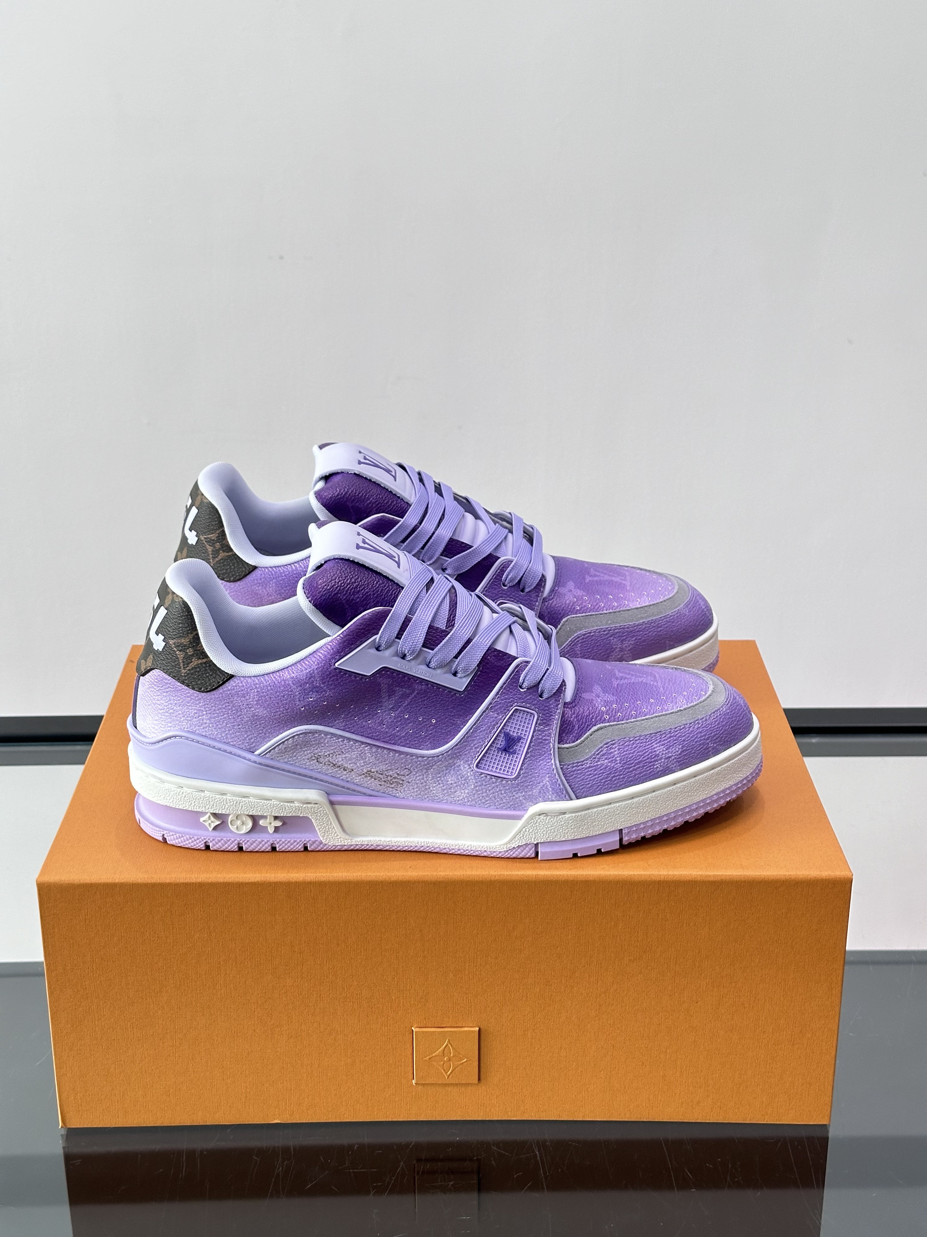 Louis Vuitton LV Unisex Trainer Sneaker