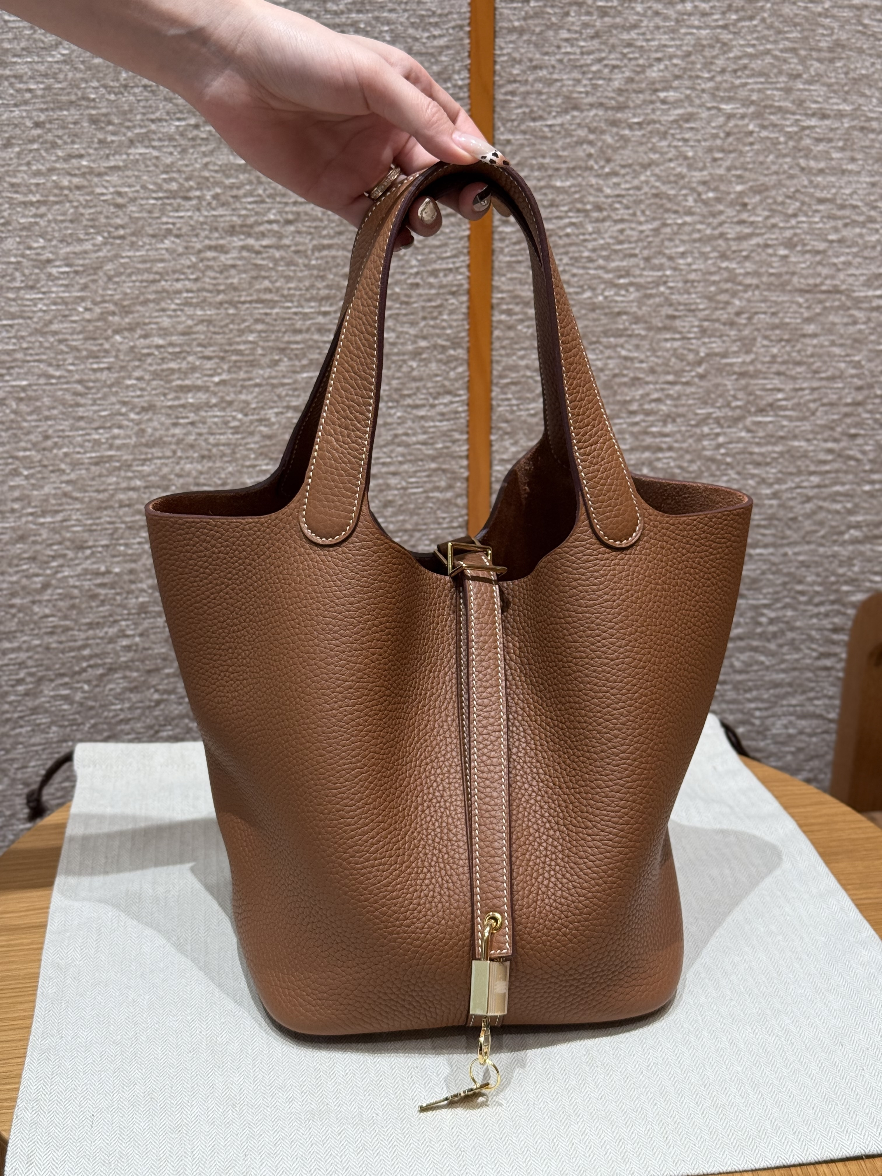 Hermes Gold Clemence Picotin 22