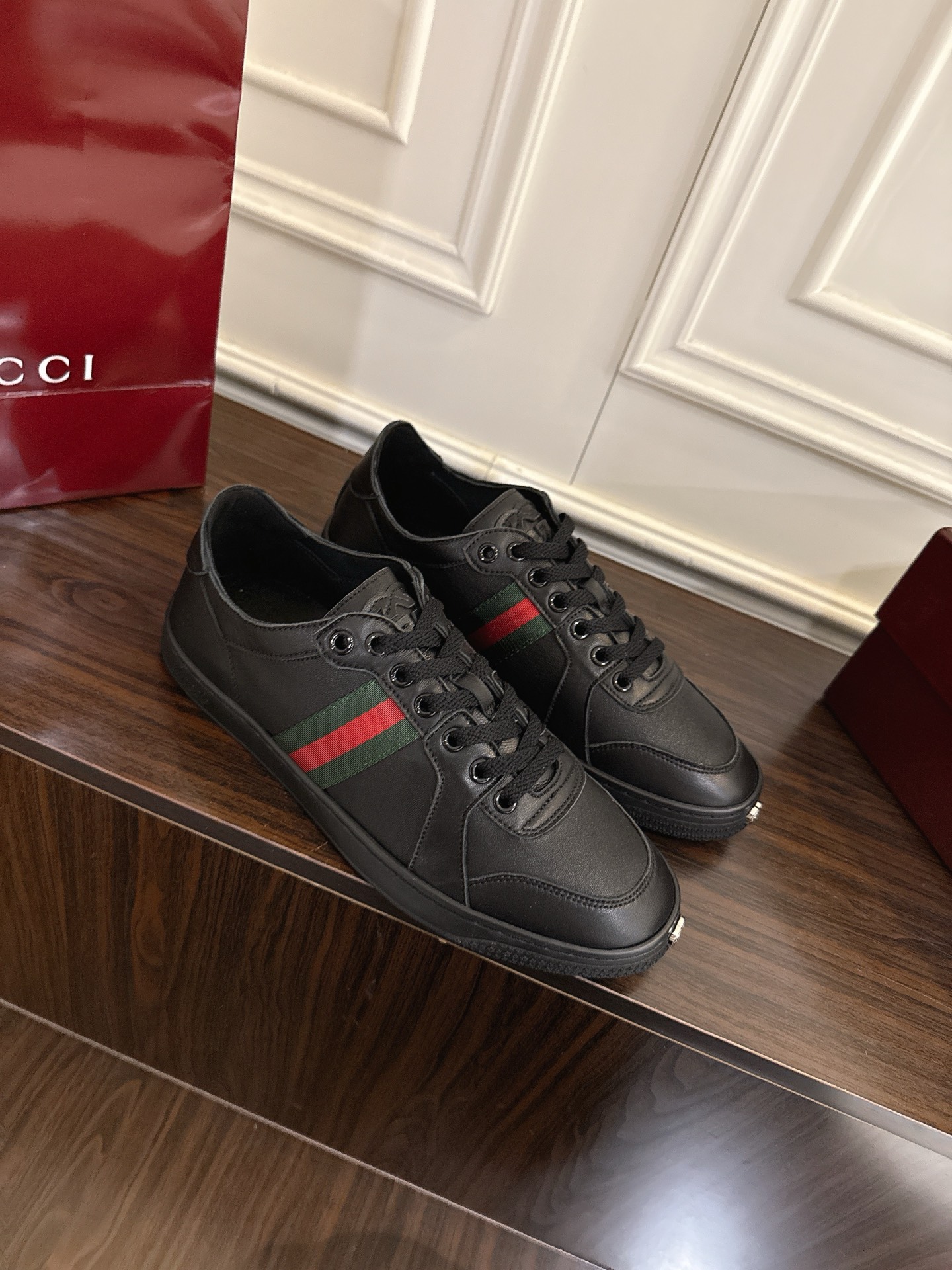 Unisex Gucci Stretch low-top trainer-Black