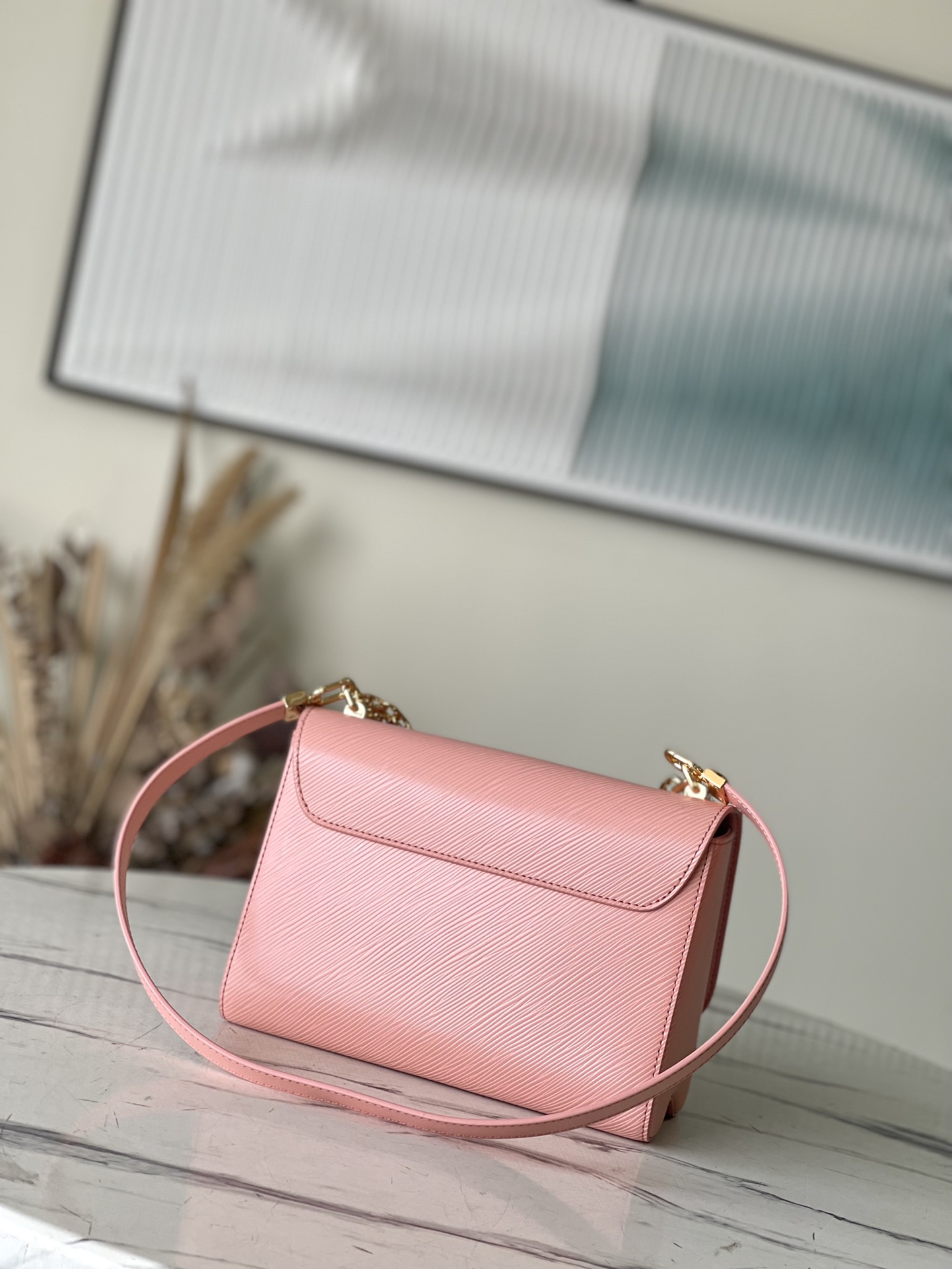 Louis Vuitton LV Twist MM M21605