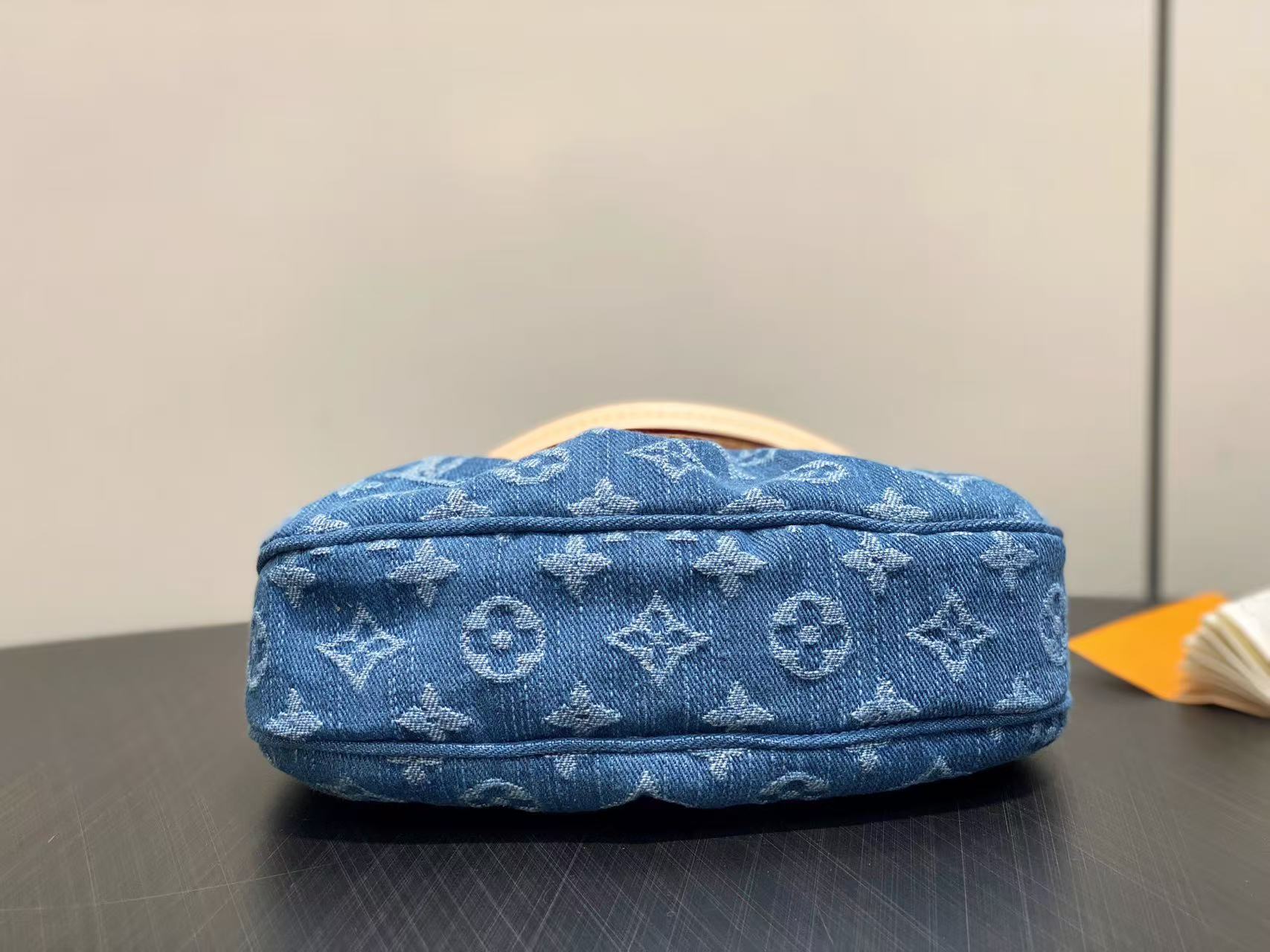 Louis Vuitton LV Pochette Valley handbag denim bag