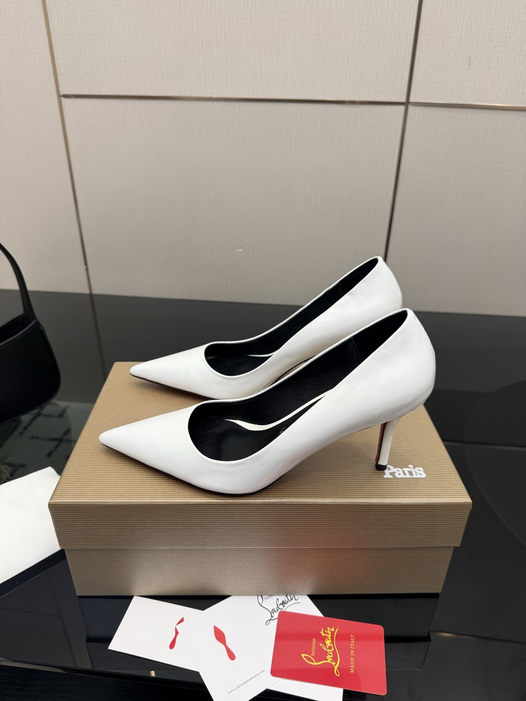 Christian Louboutin New shiny leather Pump