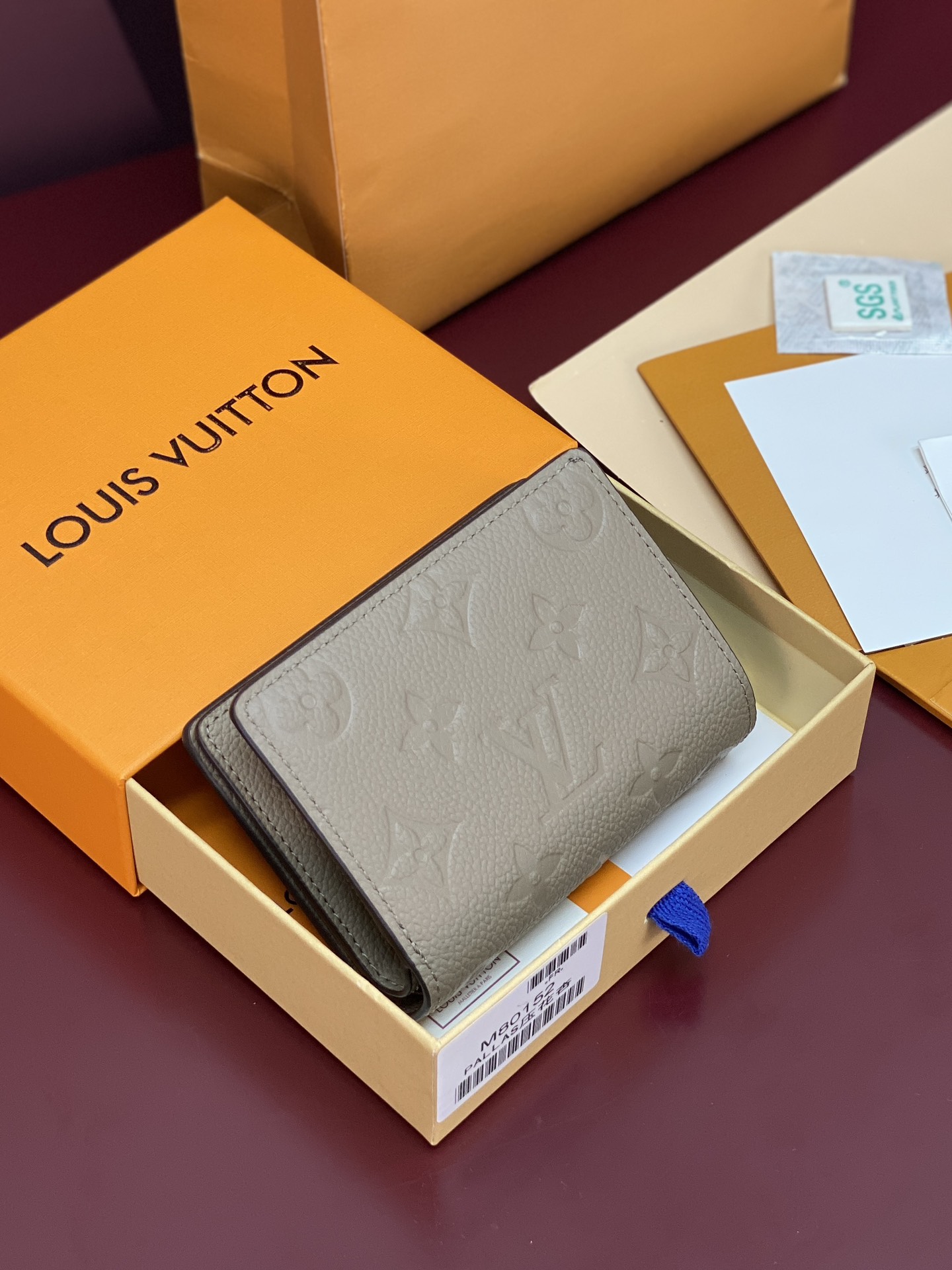 M80152 LV Clea Wallet Tourterelle Monogram Empreinte Leather