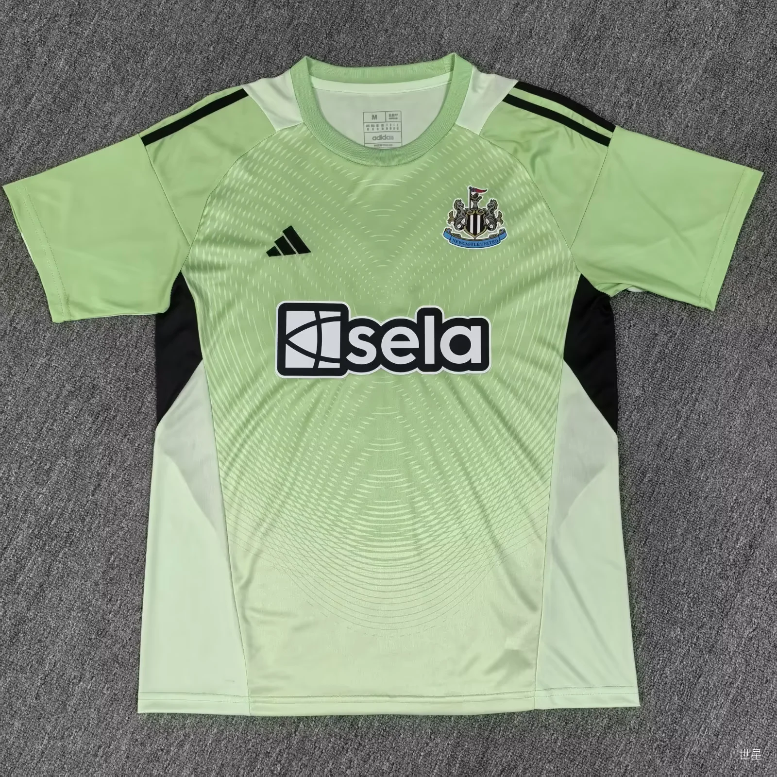 2025-26 Newcastle Goalkeeper Green Fans Football Shirt 1:1 Thai Quality