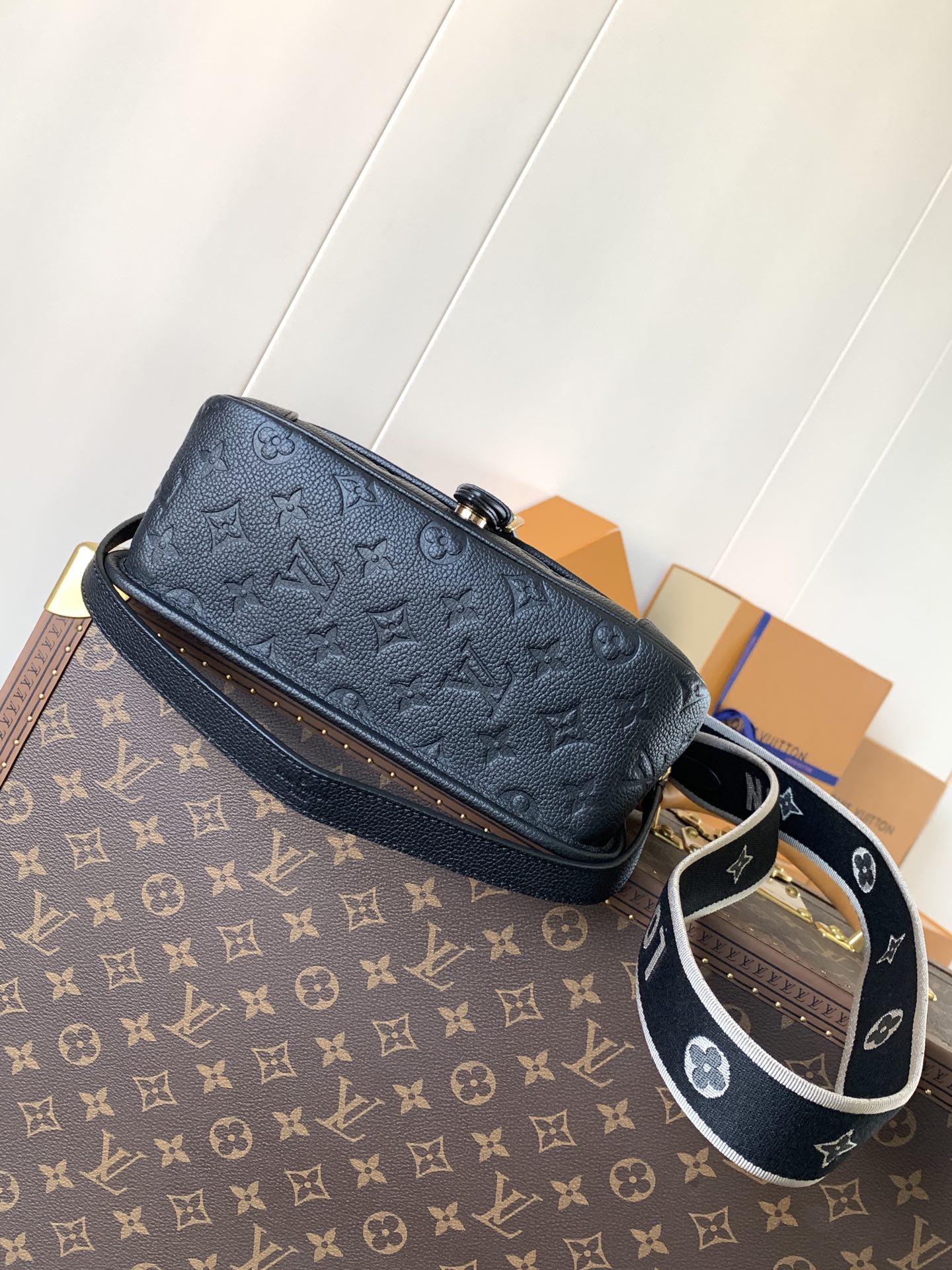 M46386Monogram Empreinte DANE Shoulder Bag-Black