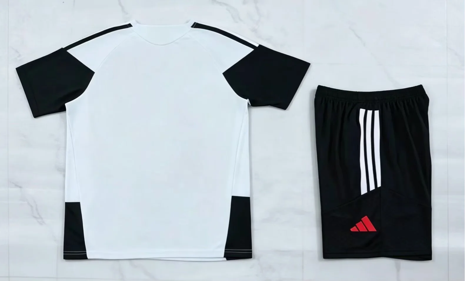 2026/27 LiverPool FC. Straining Levver Light Grey Fans Soccer Jersey 1:1 Thai Quality