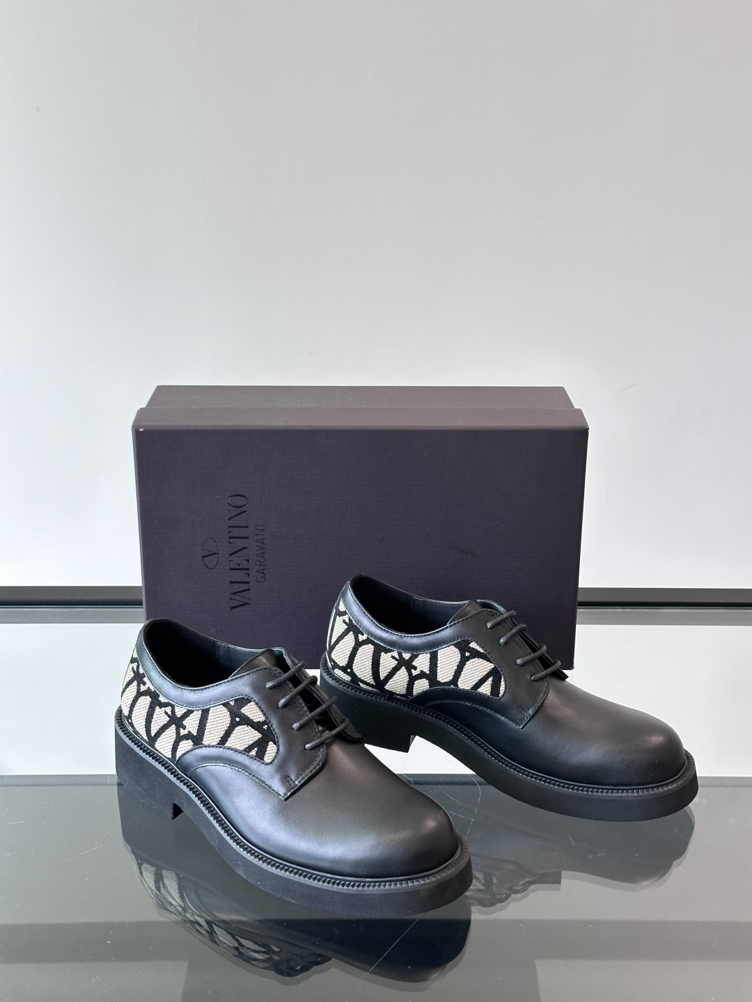 Valentino Garavani Black Smooth Leather Toile Iconographe Canvas Panel Derby Loafers Platform Shoes - KAIROO