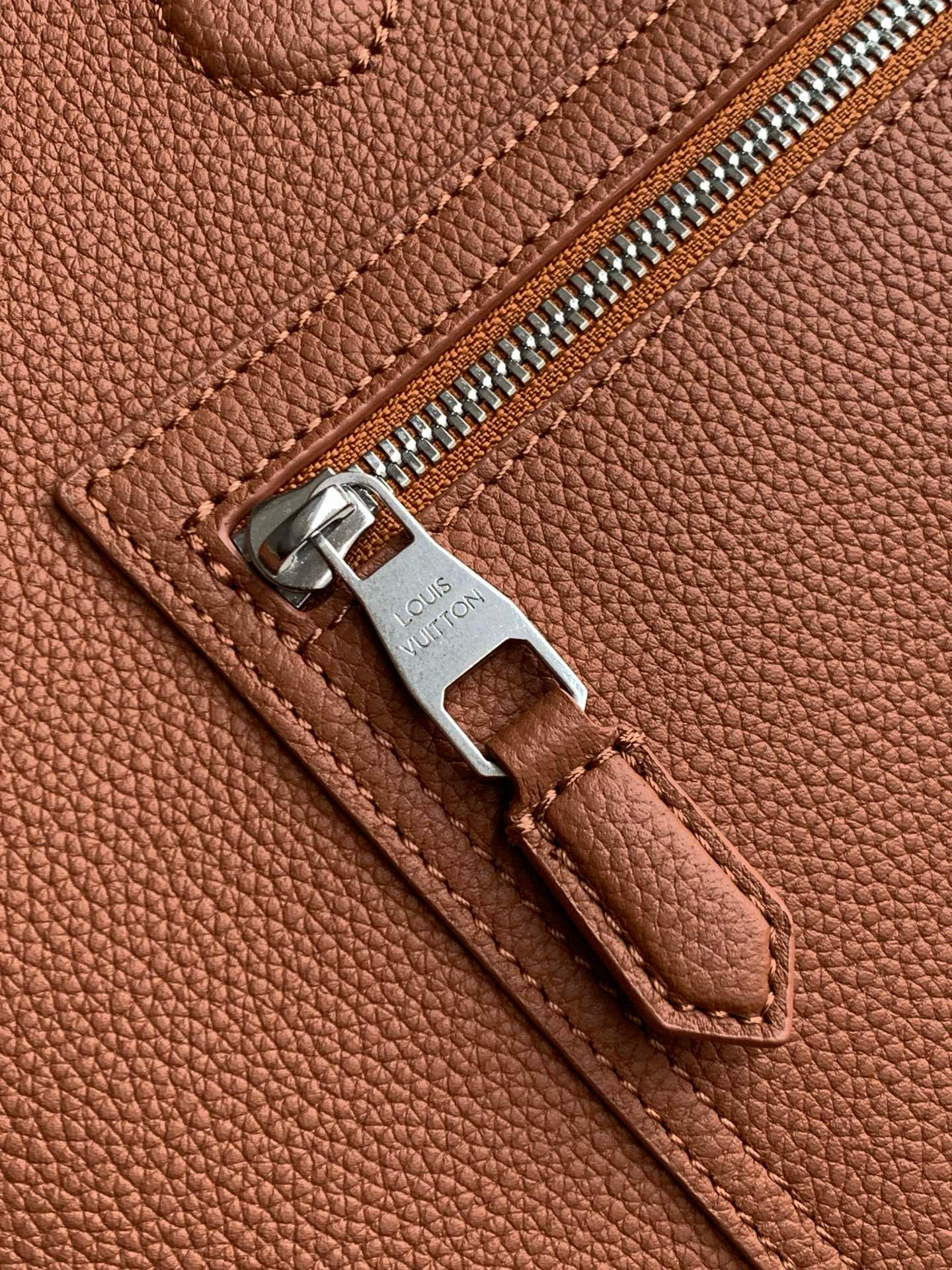 LV Men's Collection Bag M26023 LV Fastline Backpack