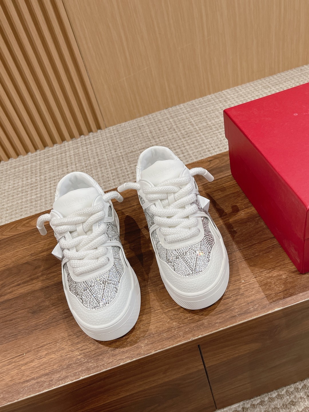 Valentino Garavani White Crystal Embroidered Fabric One Stud XL Low-Top Platform Sneakers Top Version - KAIROO