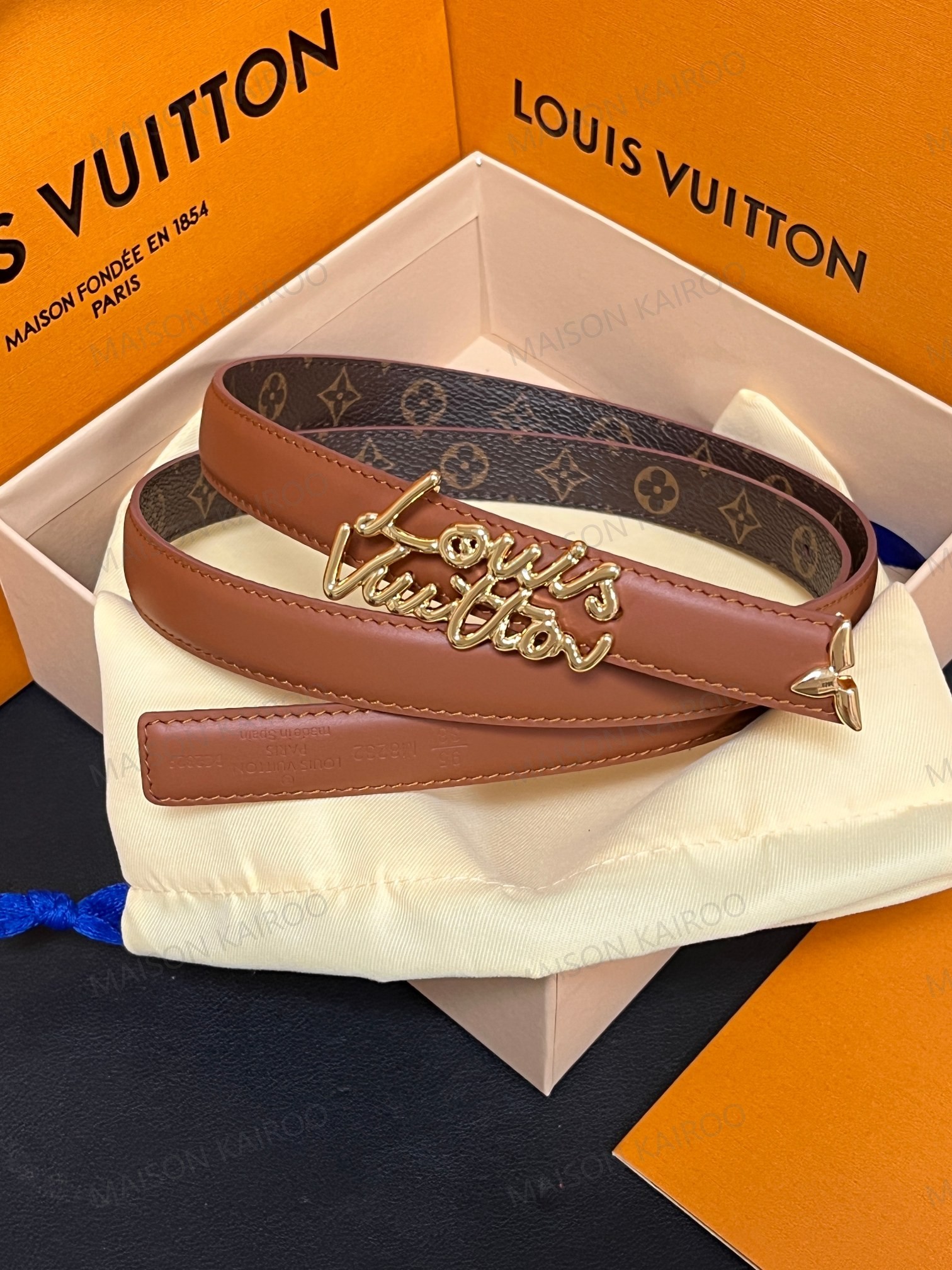 Louis Vuitton LV Caramel Script Signature Reversible Slim Belt - KAIROO